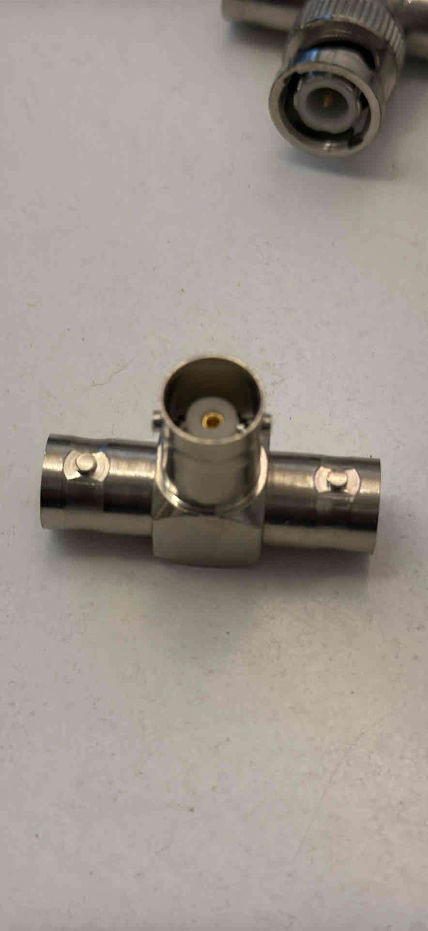 Conector BNC tipo T metálico - miniatura 3