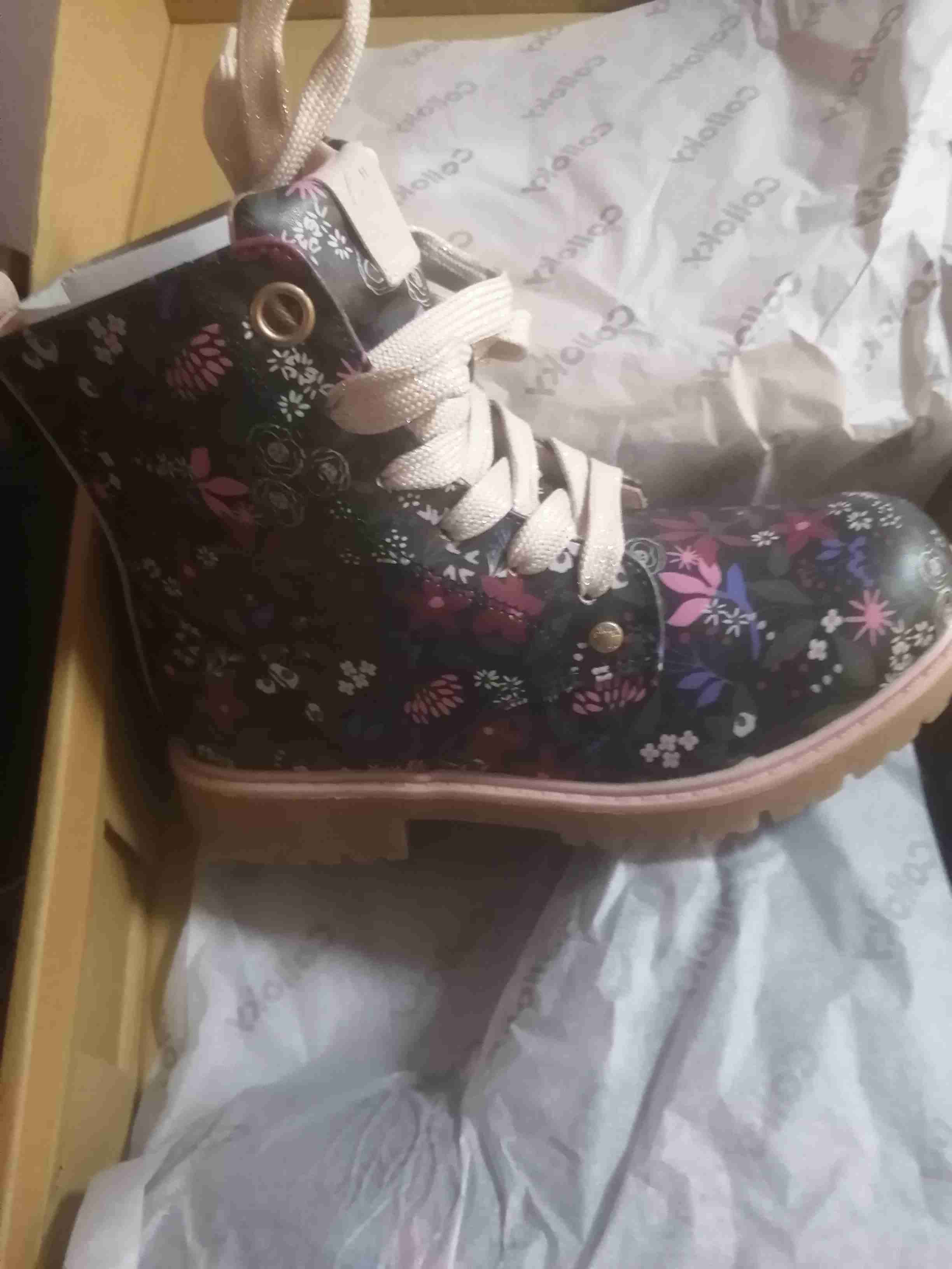 Botas infantiles con diseño floral - miniatura 2