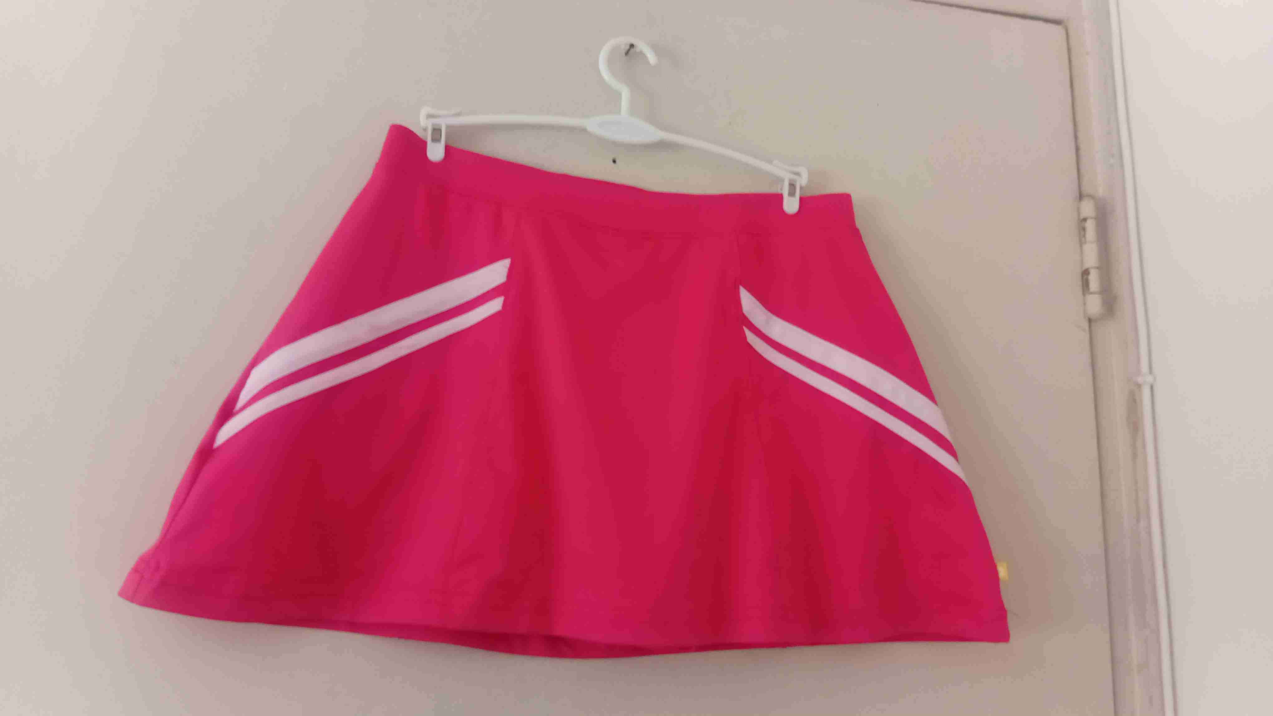 Falda corta deportiva fucsia - 1