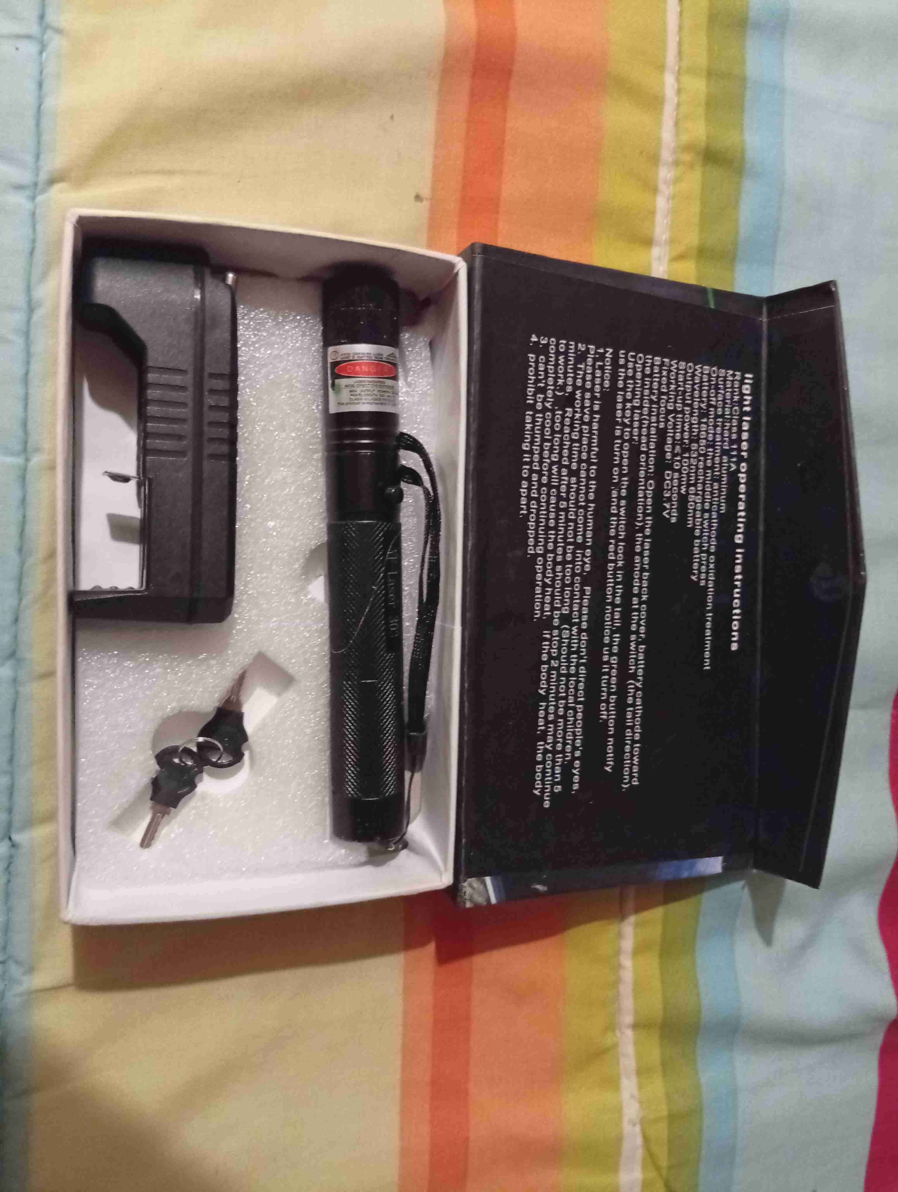 Láser de luz verde con cargador - 1