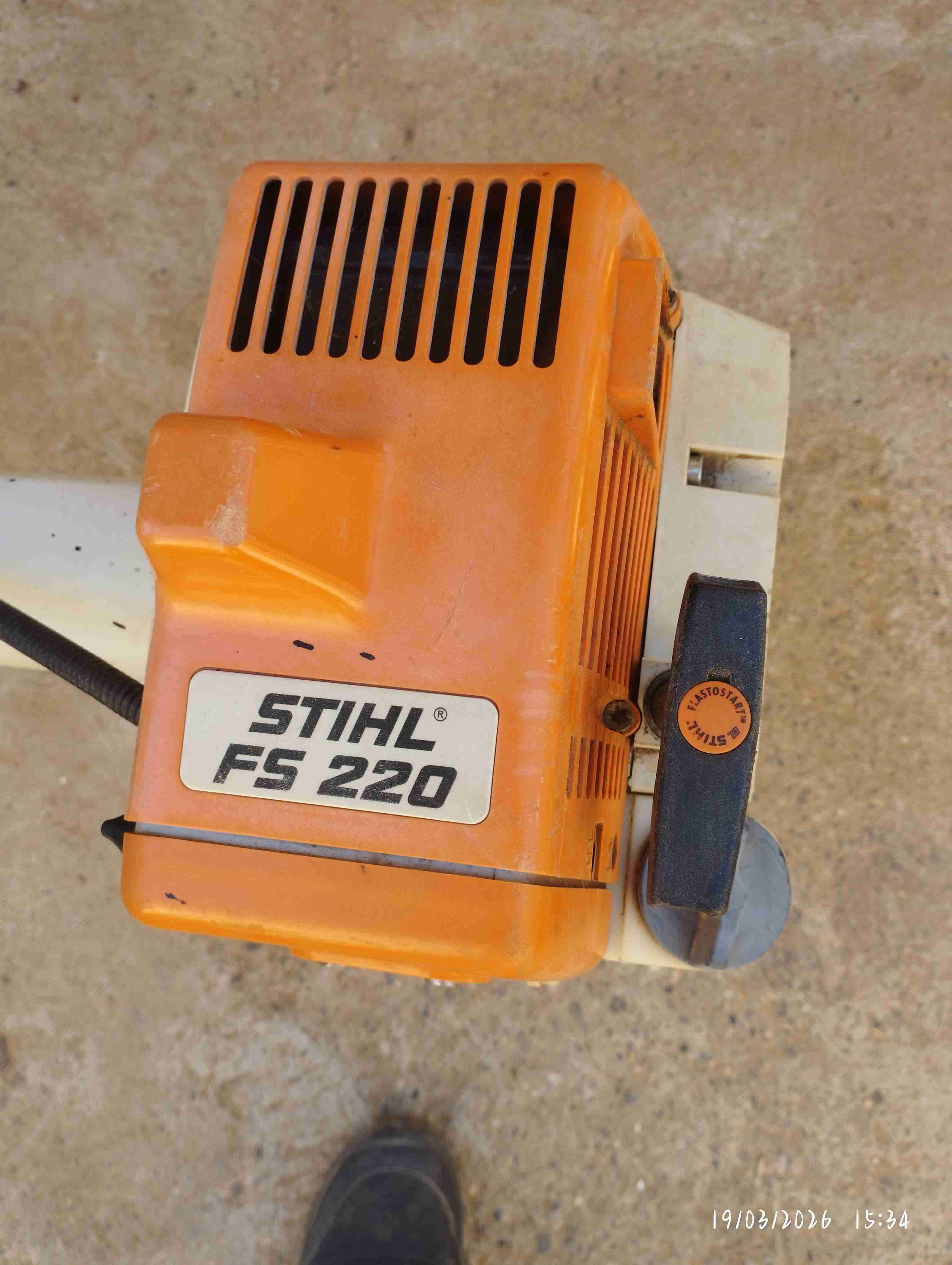 Desbrozadora Stihl FS220 - miniatura 2