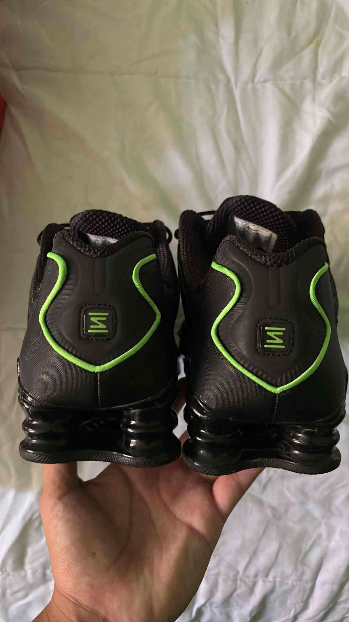 Zapatillas Nike Shox Black/Green - miniatura 4
