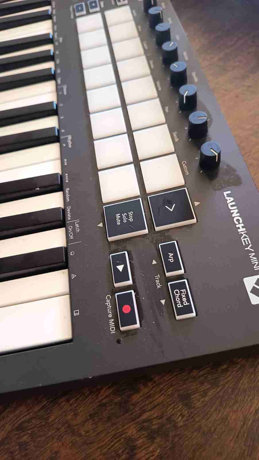 Controlador MIDI Launchkey Mini - miniatura 3