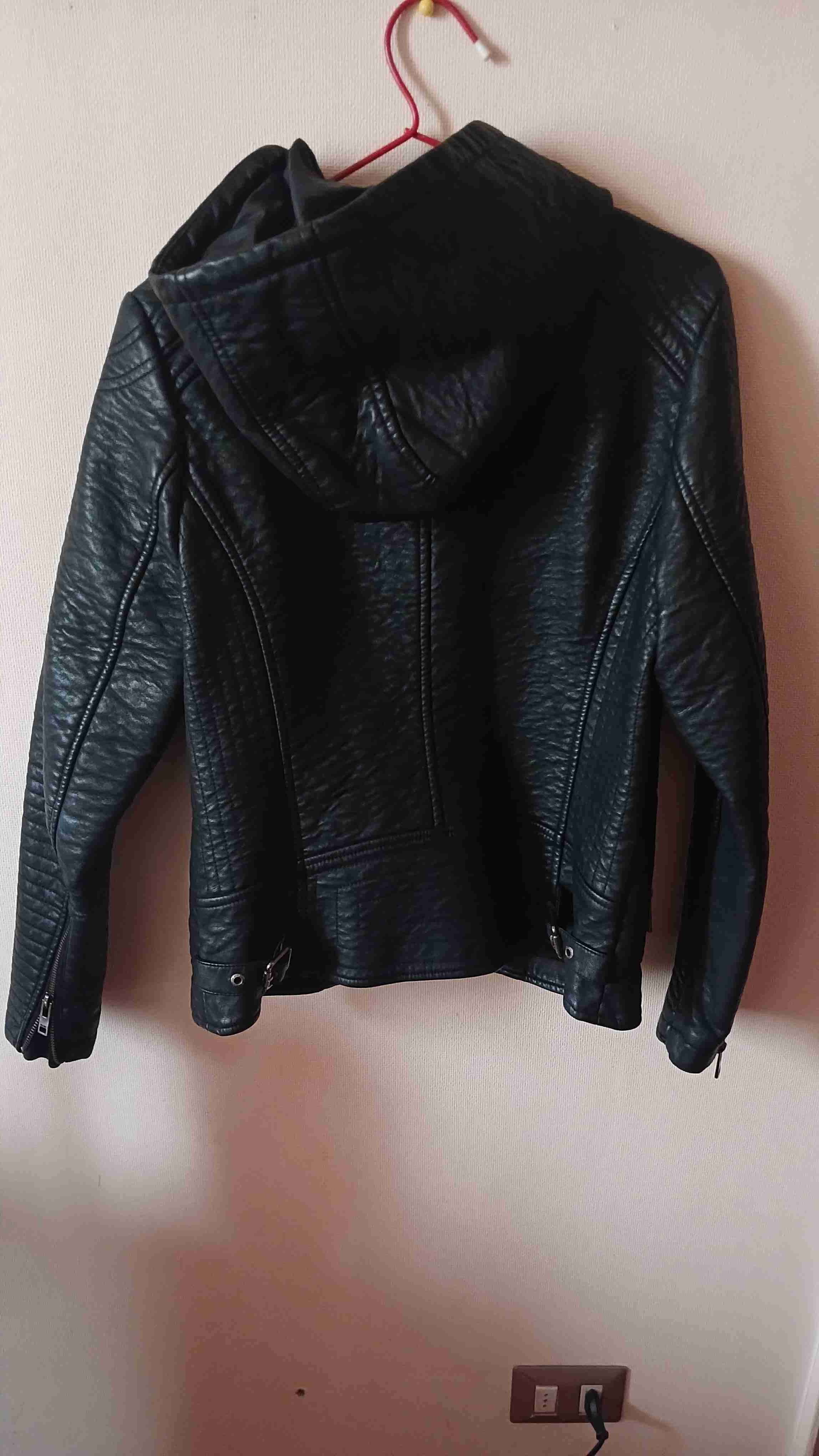 Chaqueta negra de cuero sintético - miniatura 5