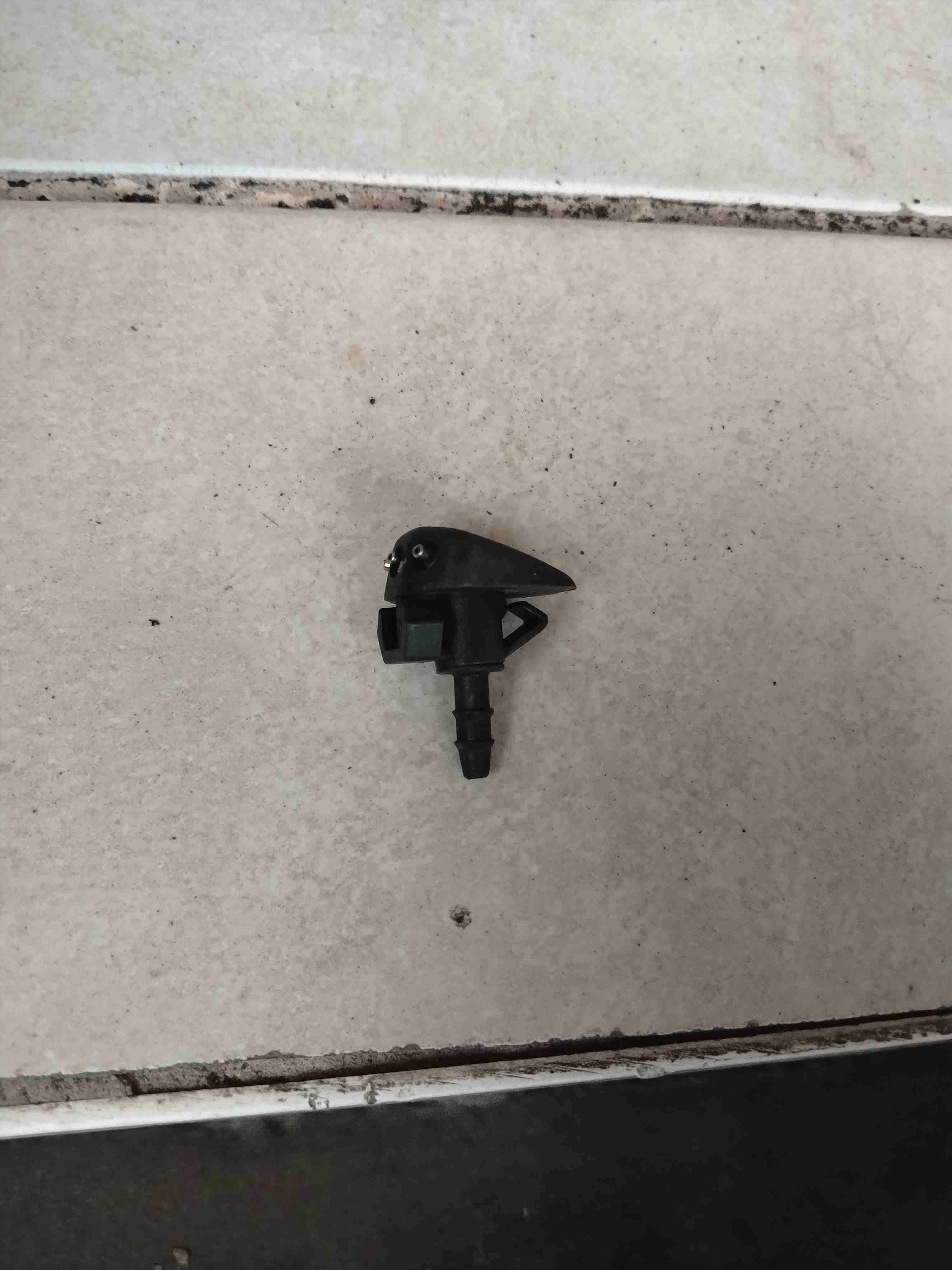 Surtidor de agua Limpia Parabrisa Fiat Fiorino - miniatura 4