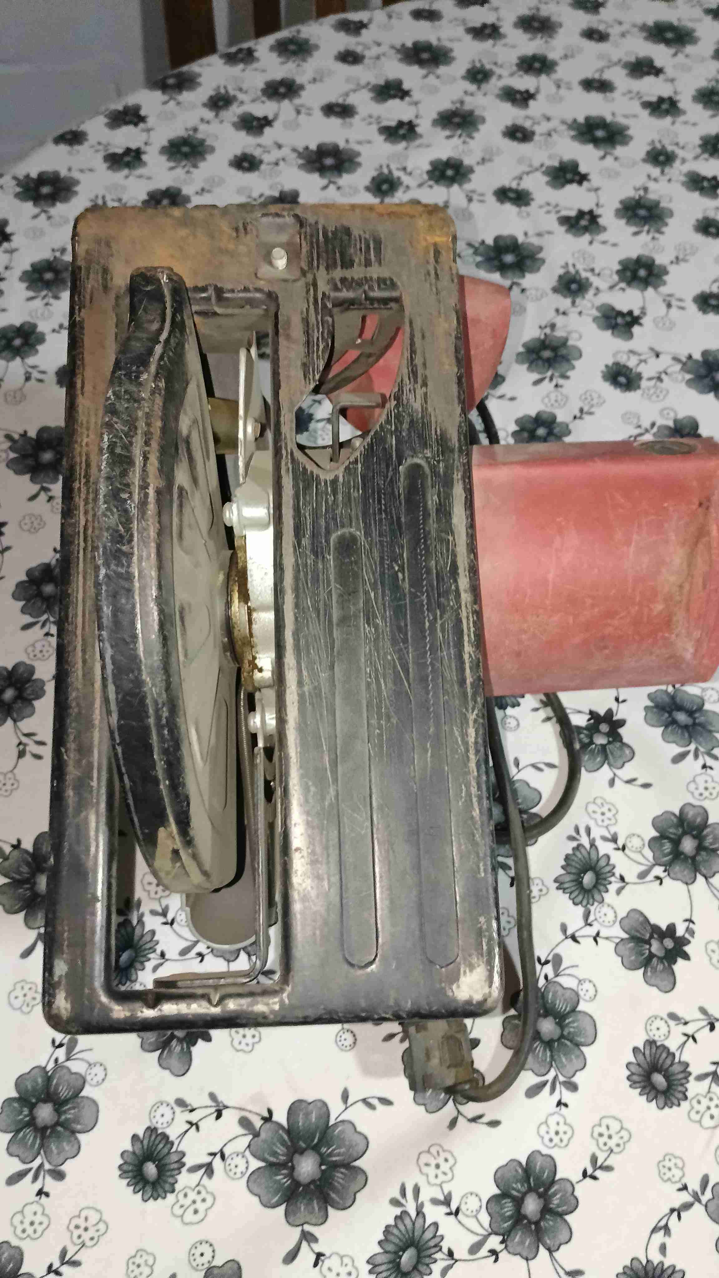 Sierra circular Karson usada - miniatura 3