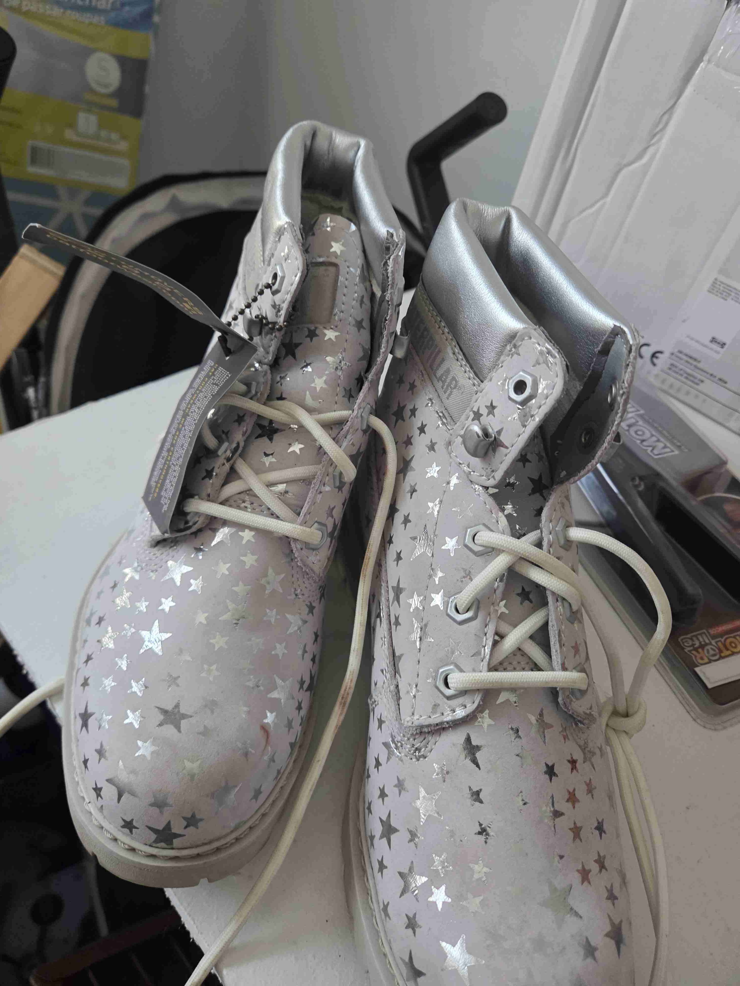 Botas blancas CAT con estrellas - miniatura 3