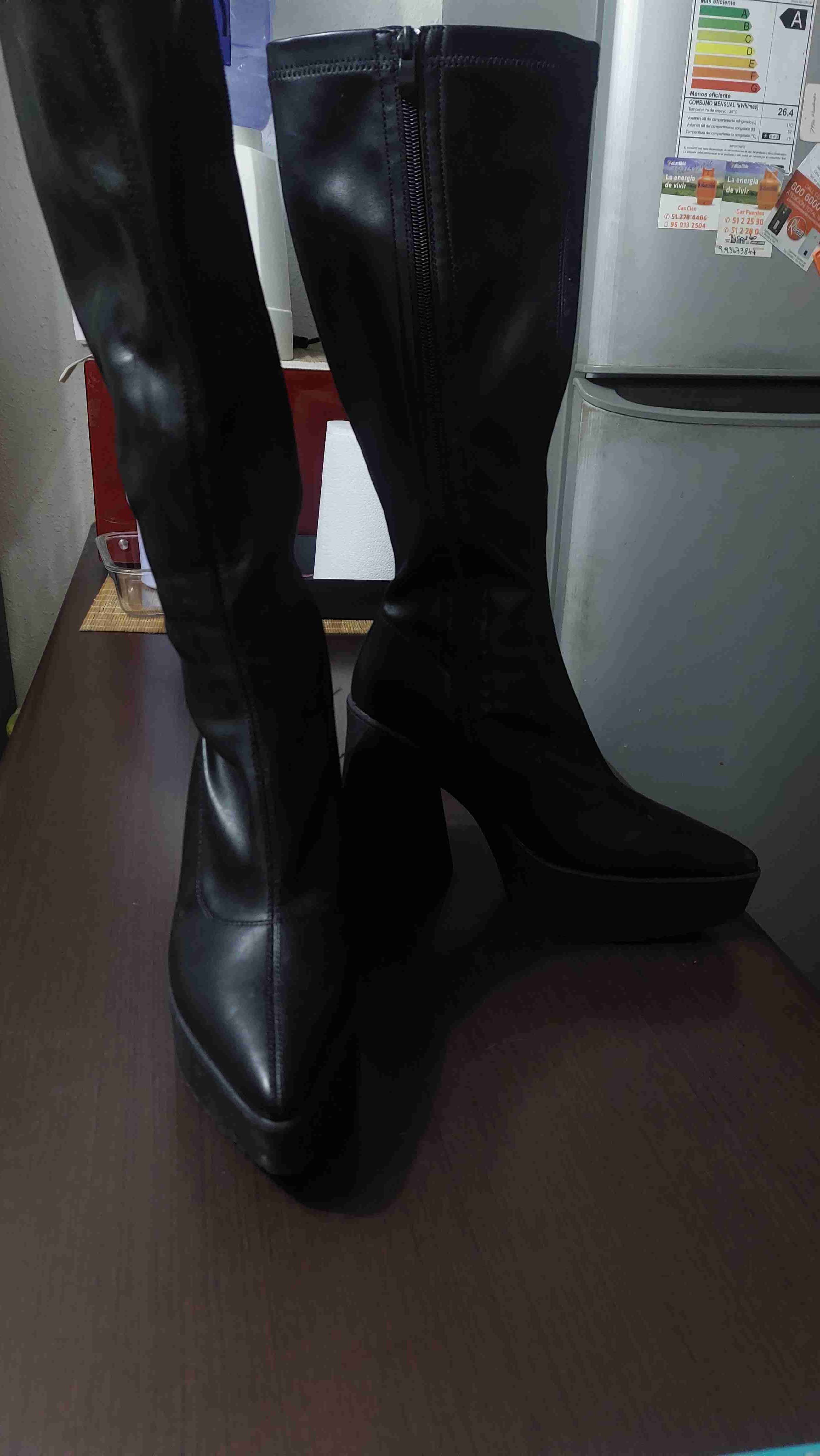 Botas altas negras con plataforma - miniatura 3