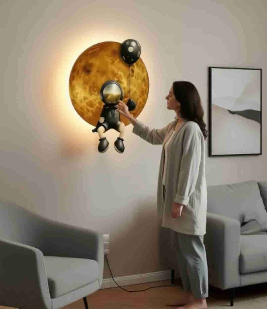 Figura decorativa astronauta con globo - miniatura 2