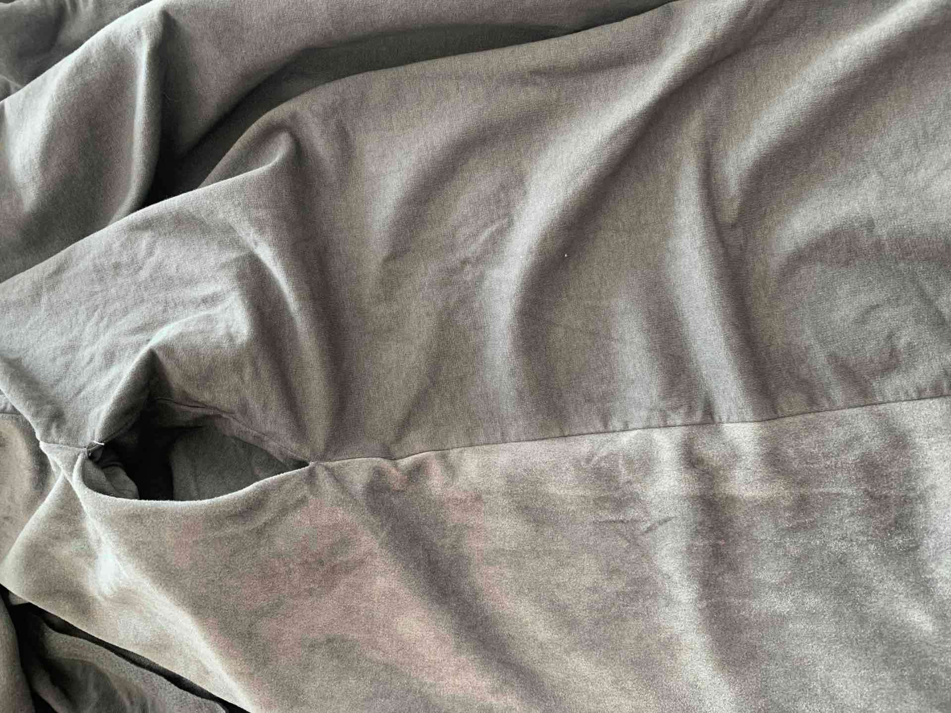 Vestido largo  gris con capucha y bolsillos - miniatura 3