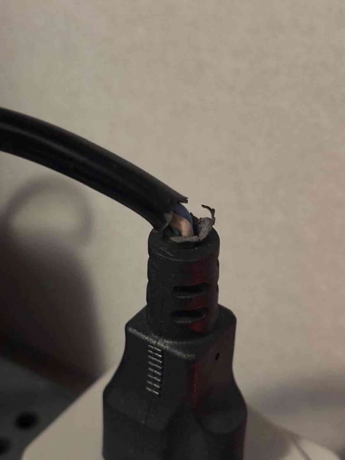 Laptop Lenovo gris - miniatura 6