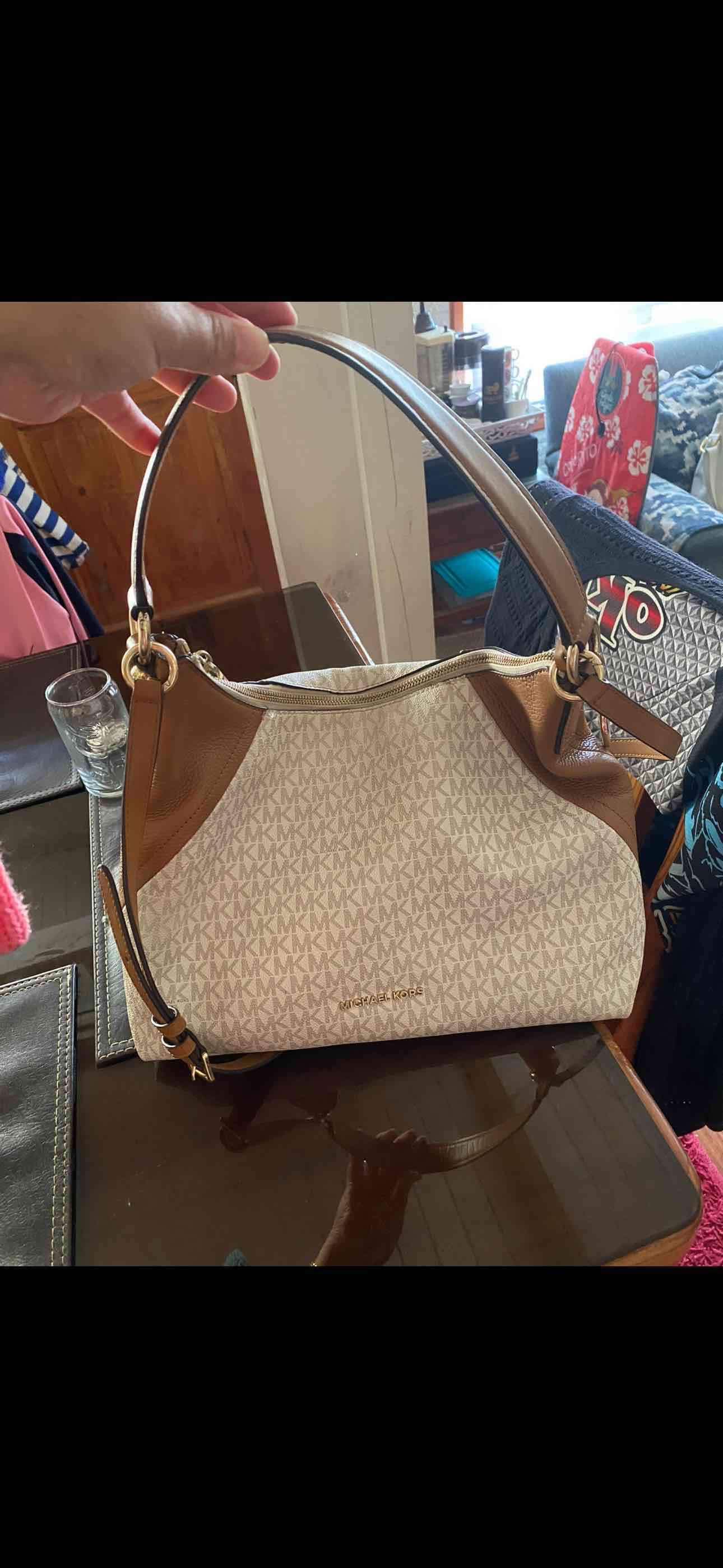 Cartera Michael Kors  beige y café - miniatura 2