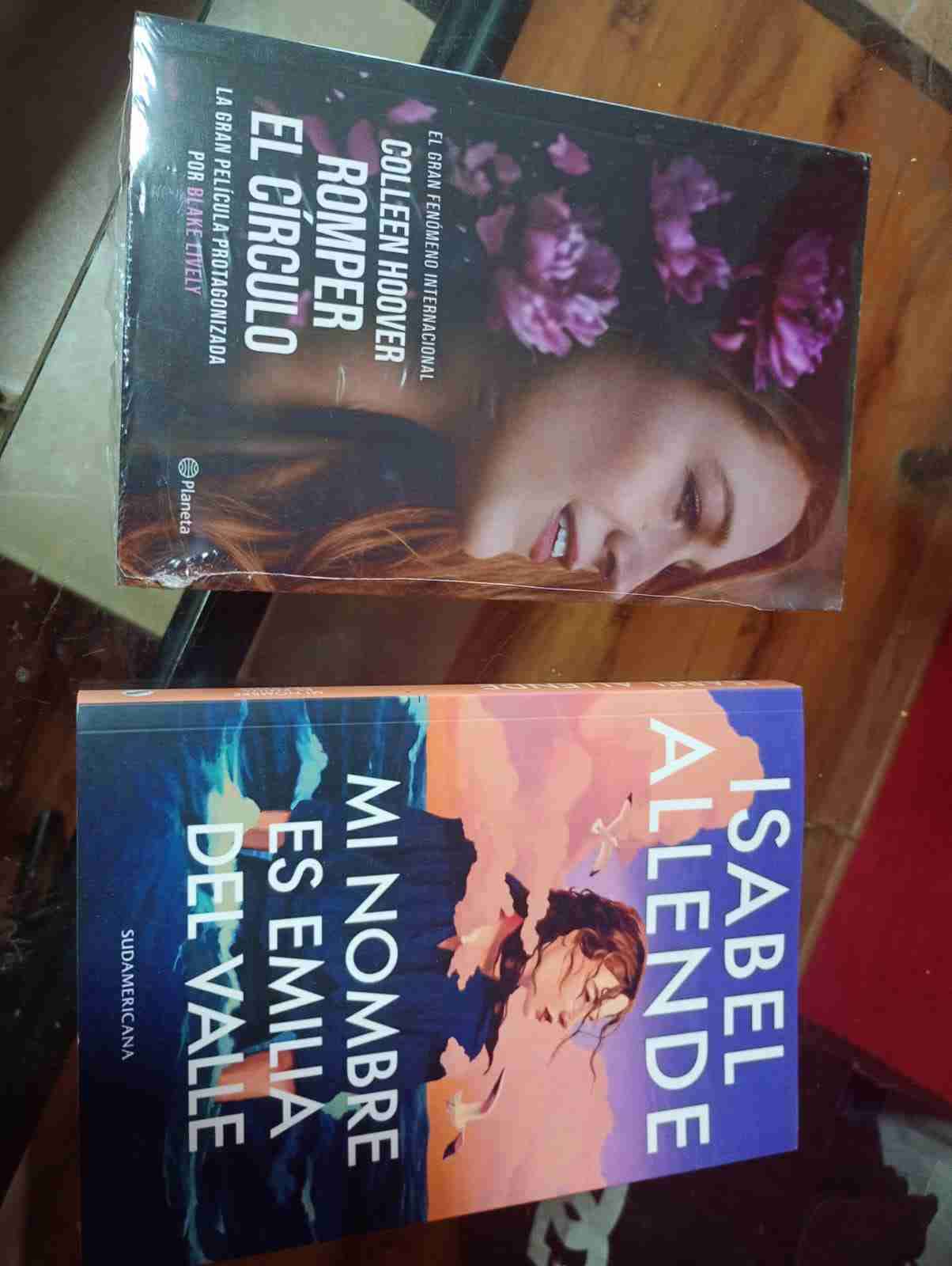 Pack de libros Colleen Hoover e Isabel Allende