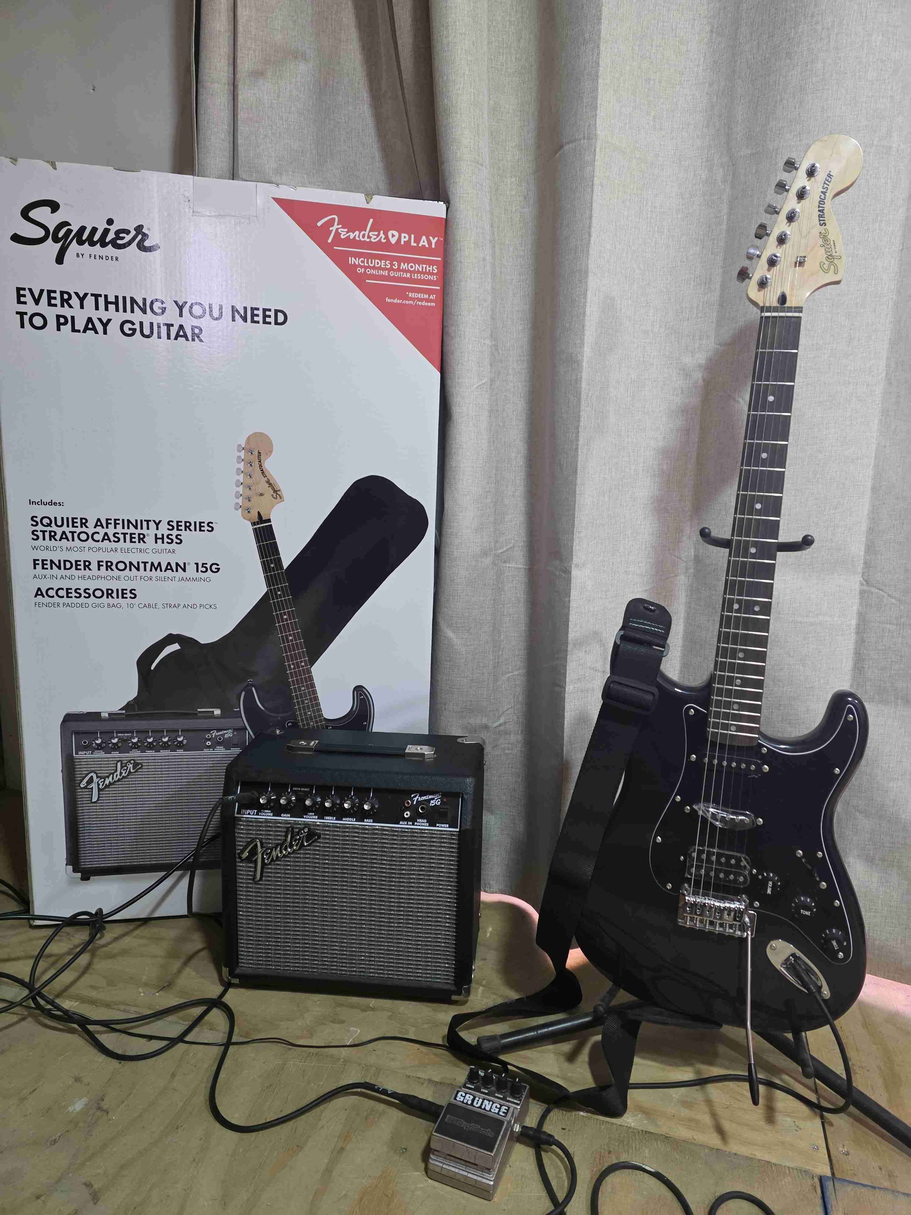 Guitarra eléctrica Squier Stratocaster - miniatura 2
