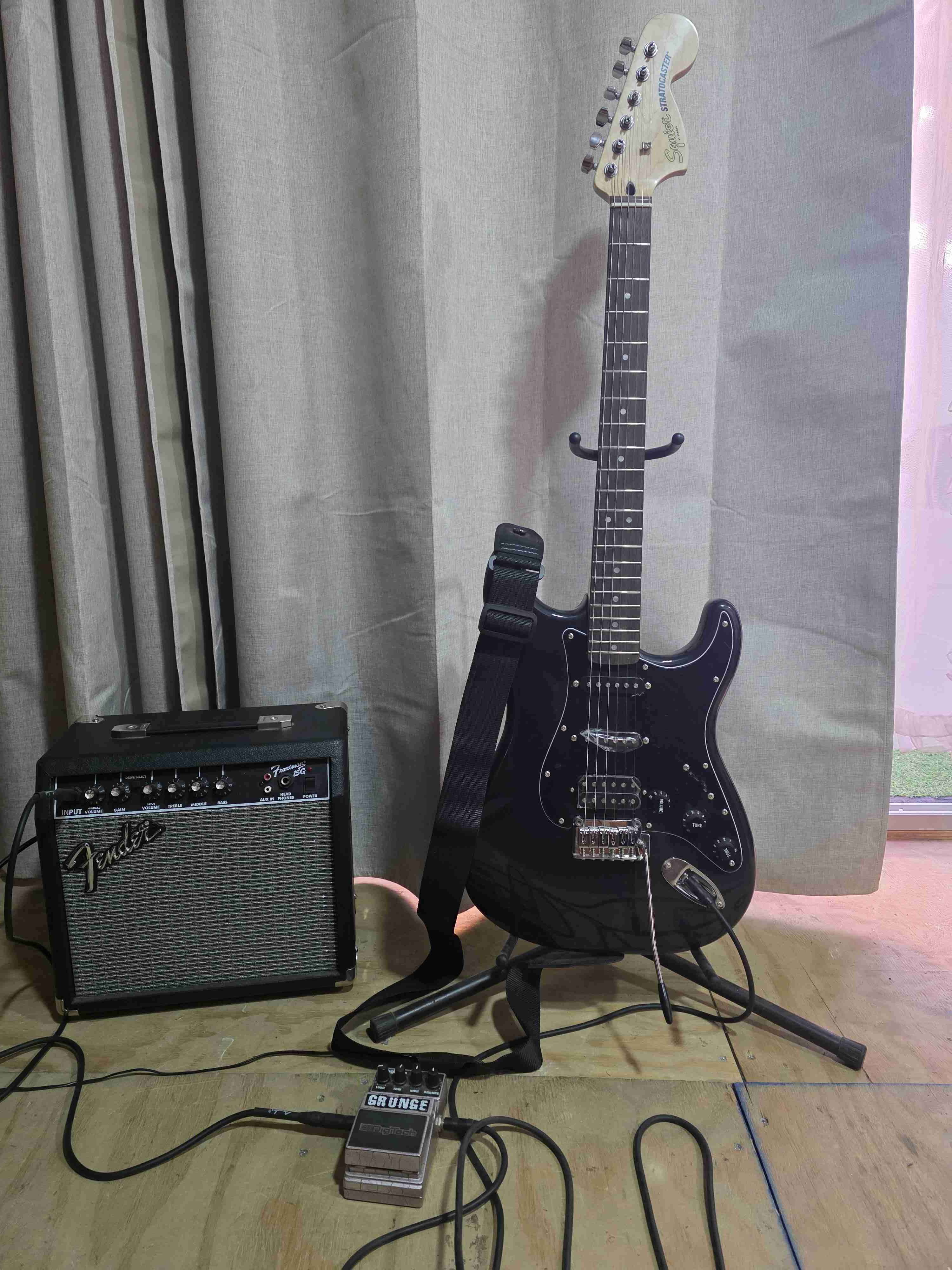 Guitarra eléctrica Squier Stratocaster - miniatura 3