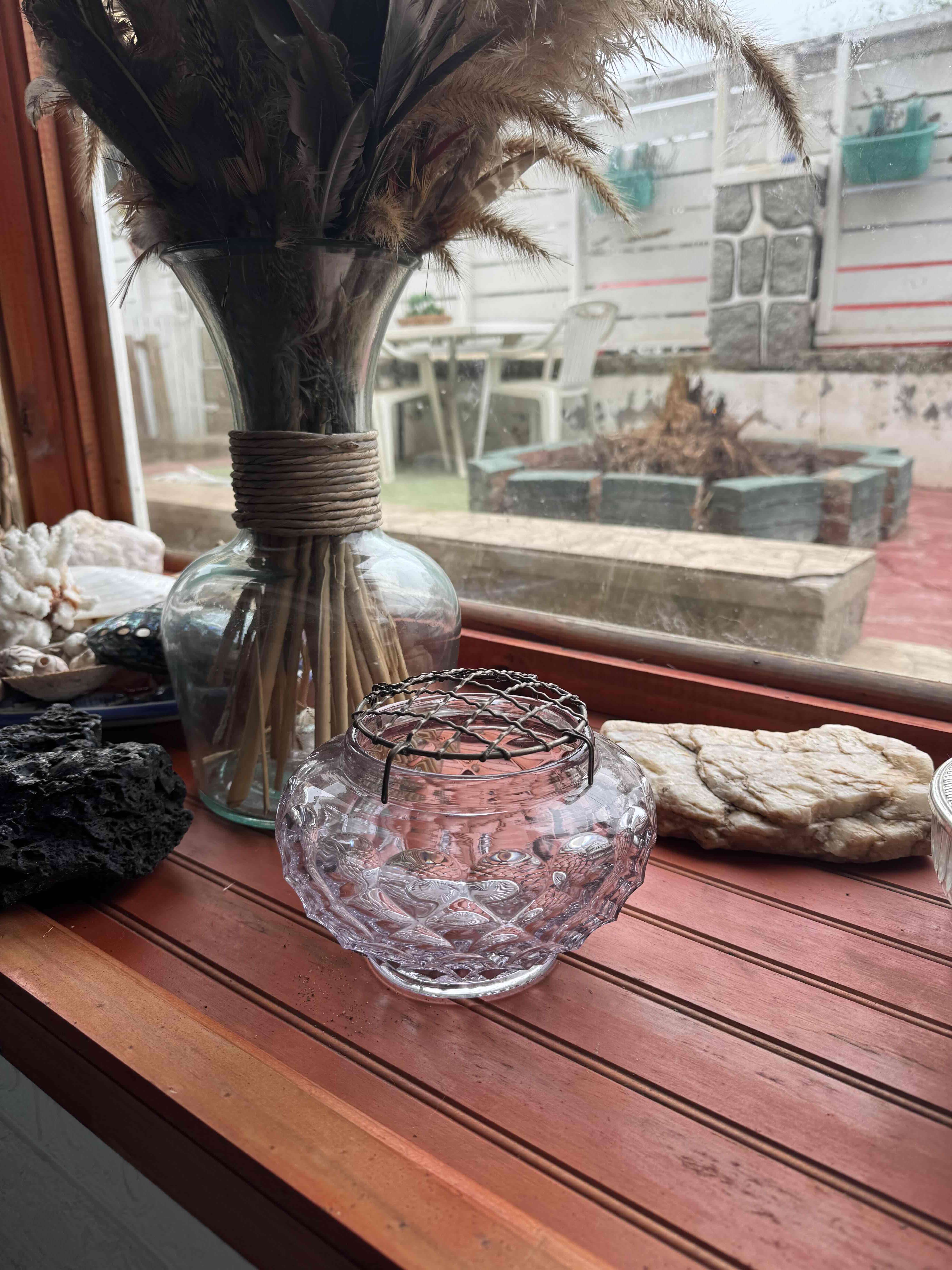 Florero vintage de vidrio decorativo - miniatura 1