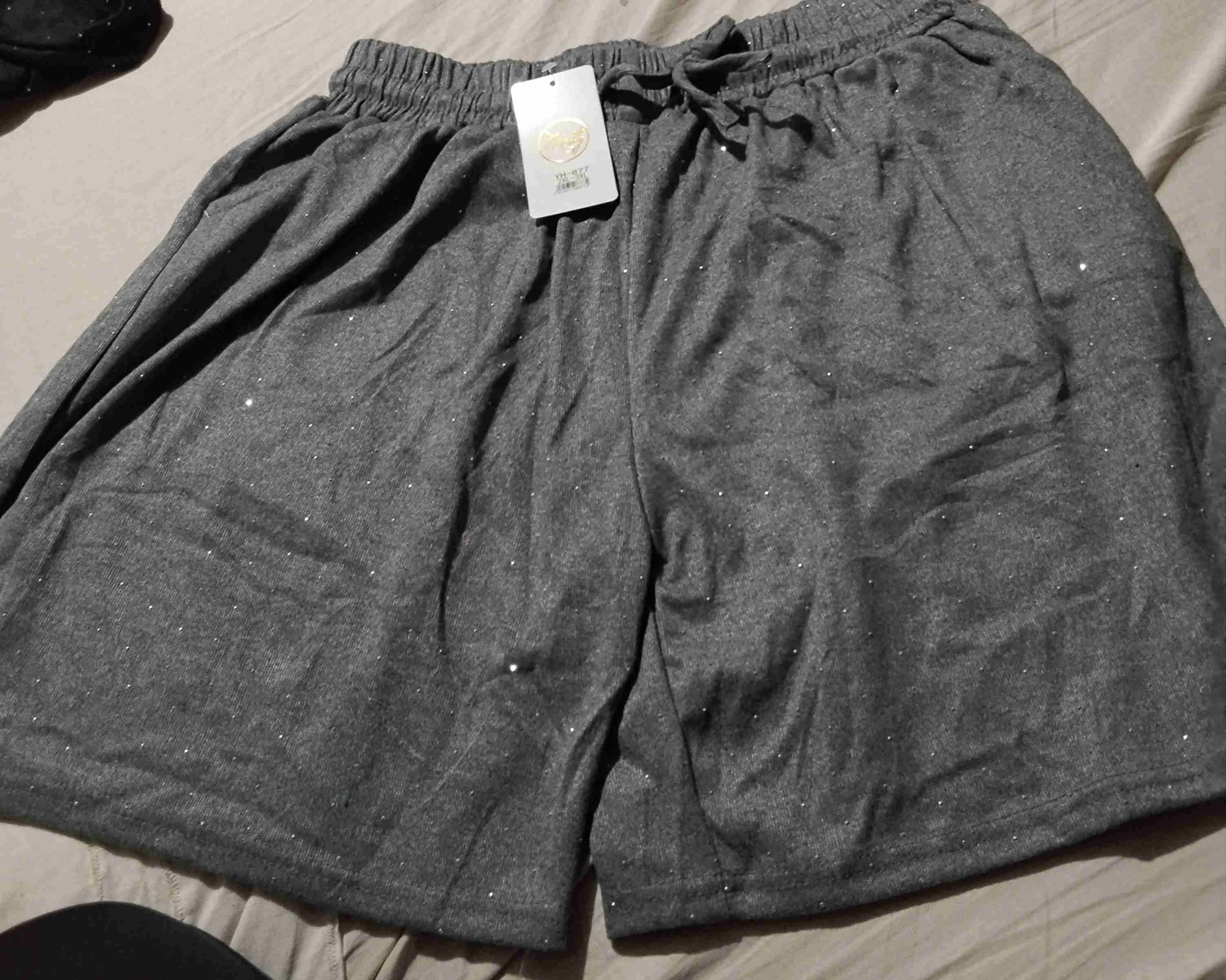 Shorts grises con etiqueta - miniatura 1