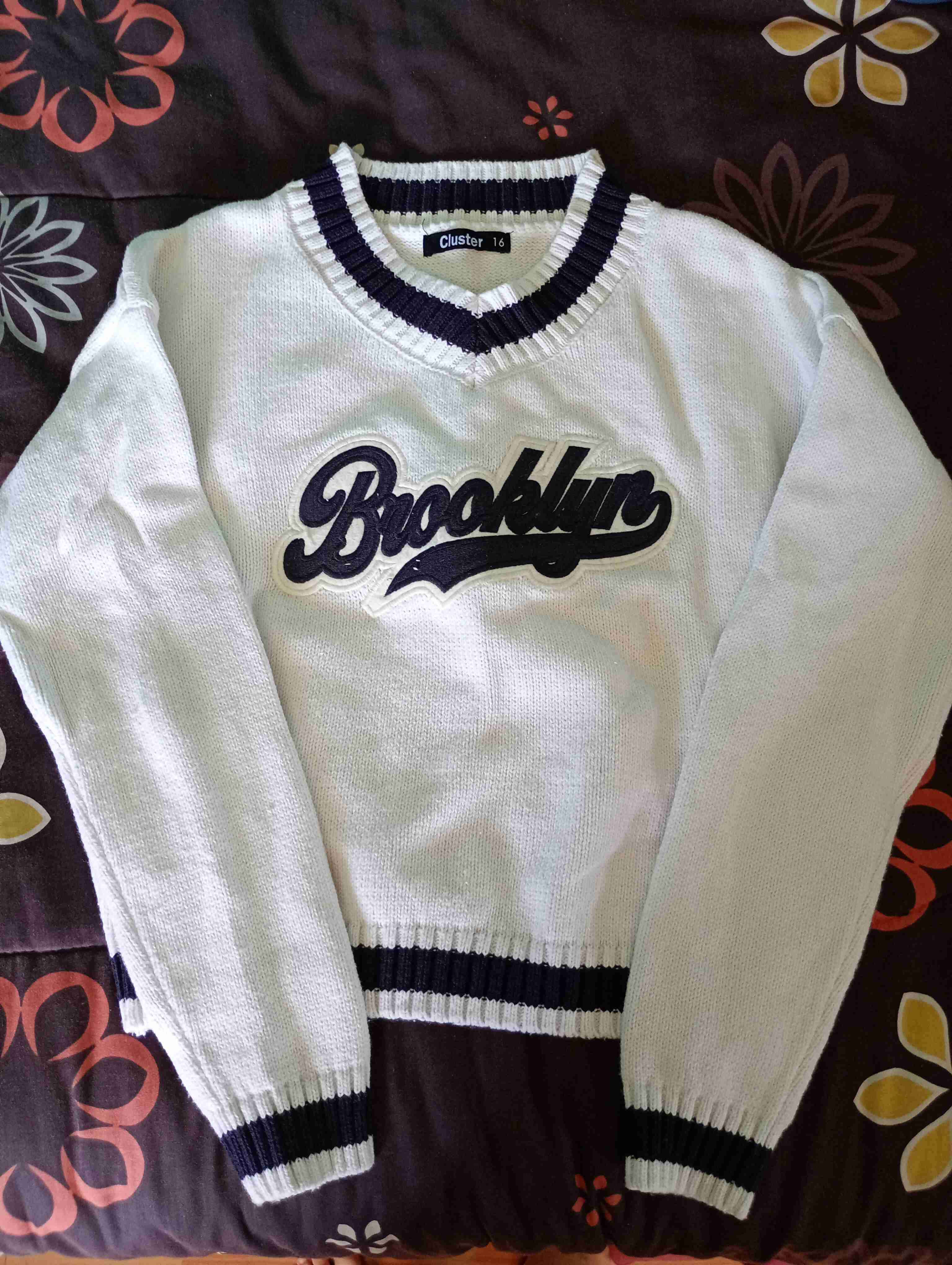 Polerón Varsity Brooklyn – Marca Cluster Talla 16 - miniatura 2