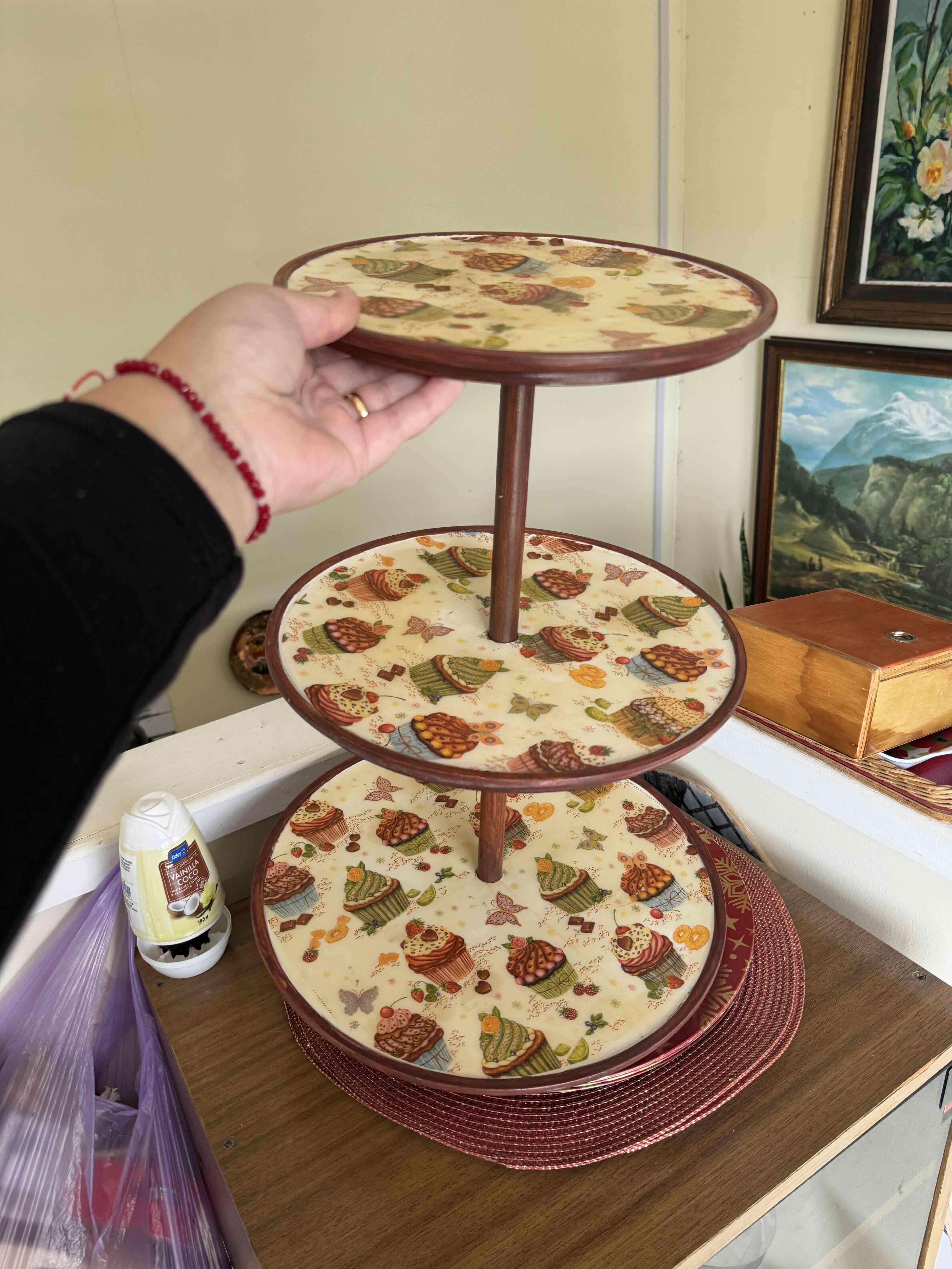 Torre de repostería para cupcakes