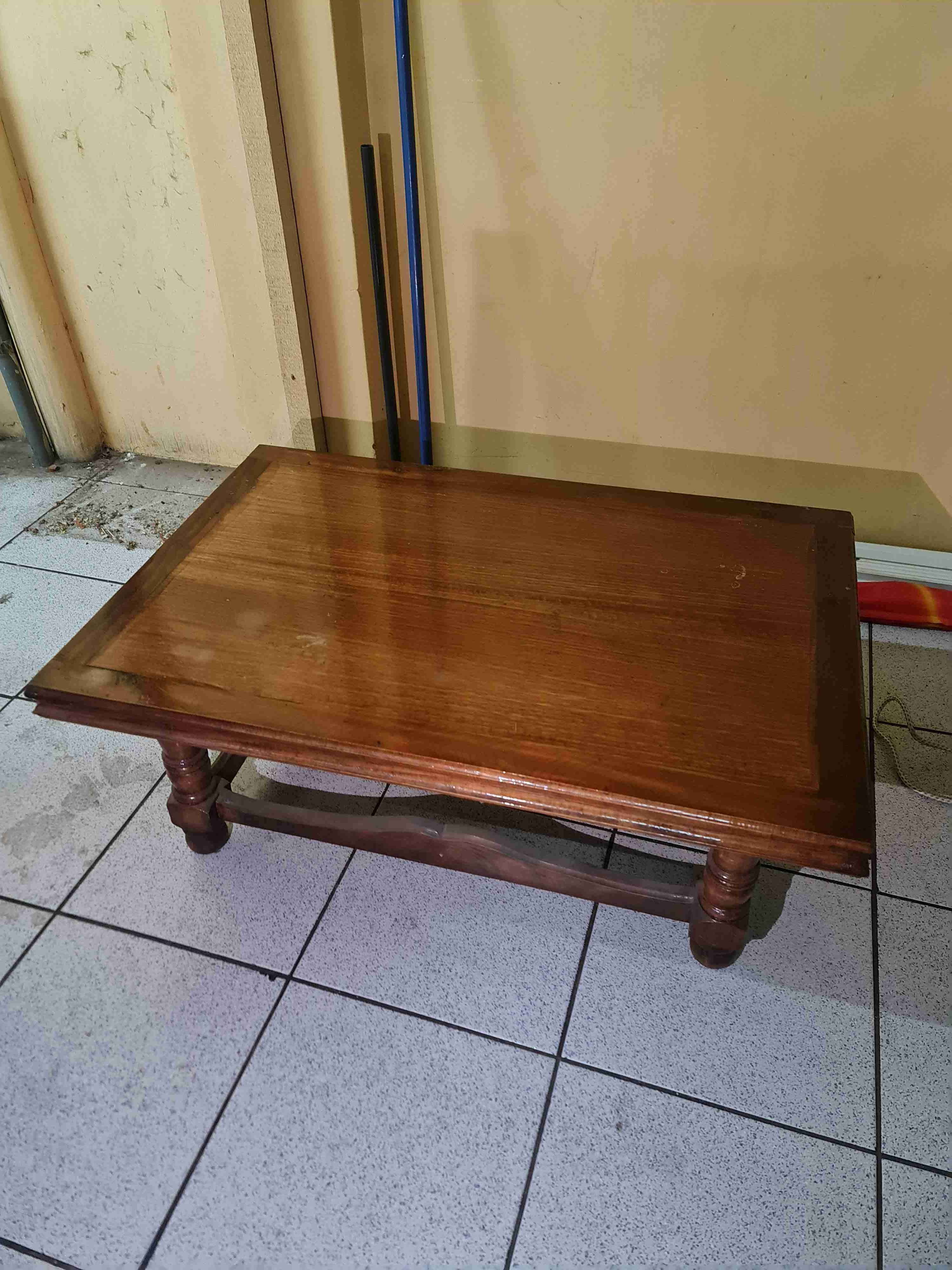 Mesa de centro de madera