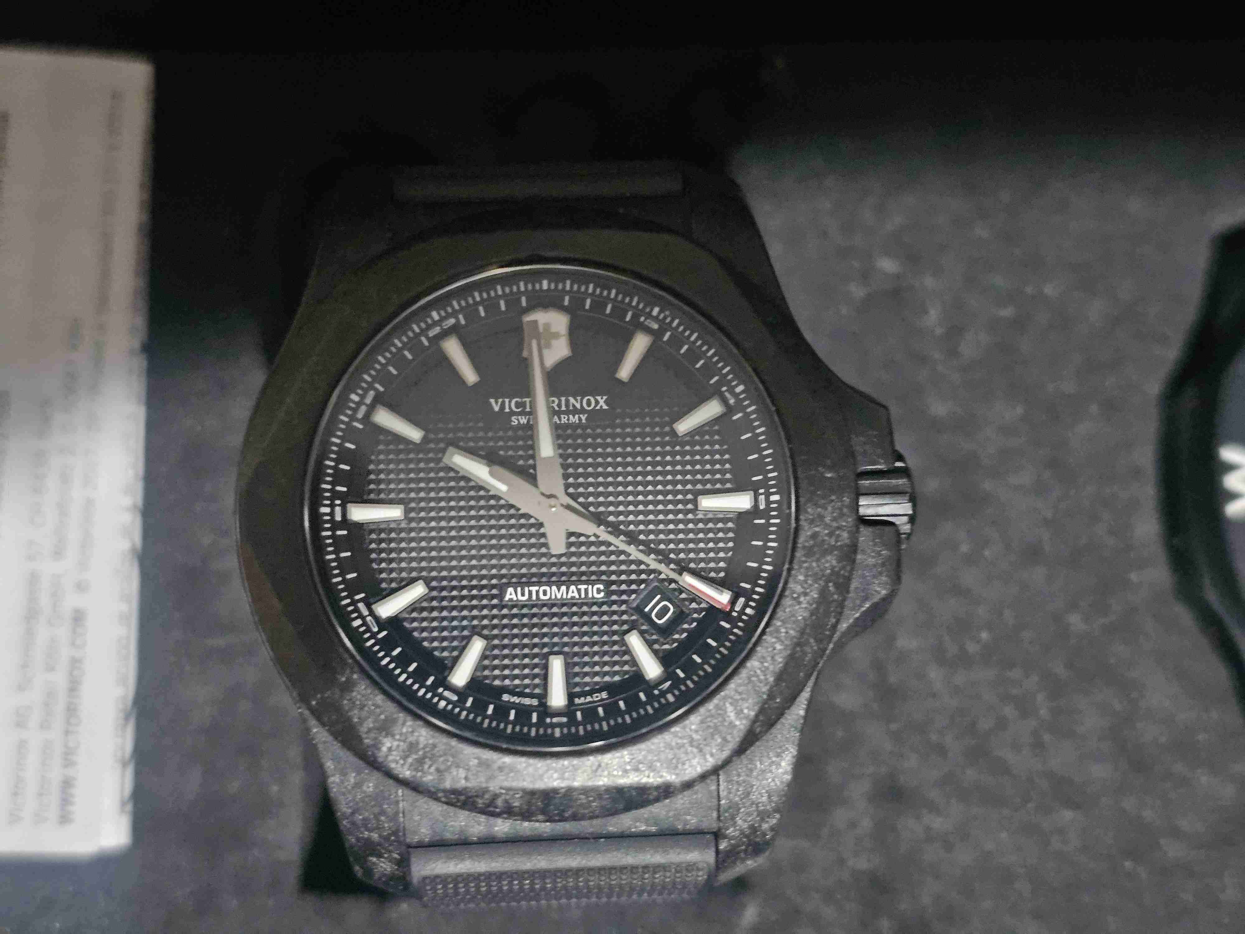 Reloj Victorinox automático inox carbon - miniatura 1