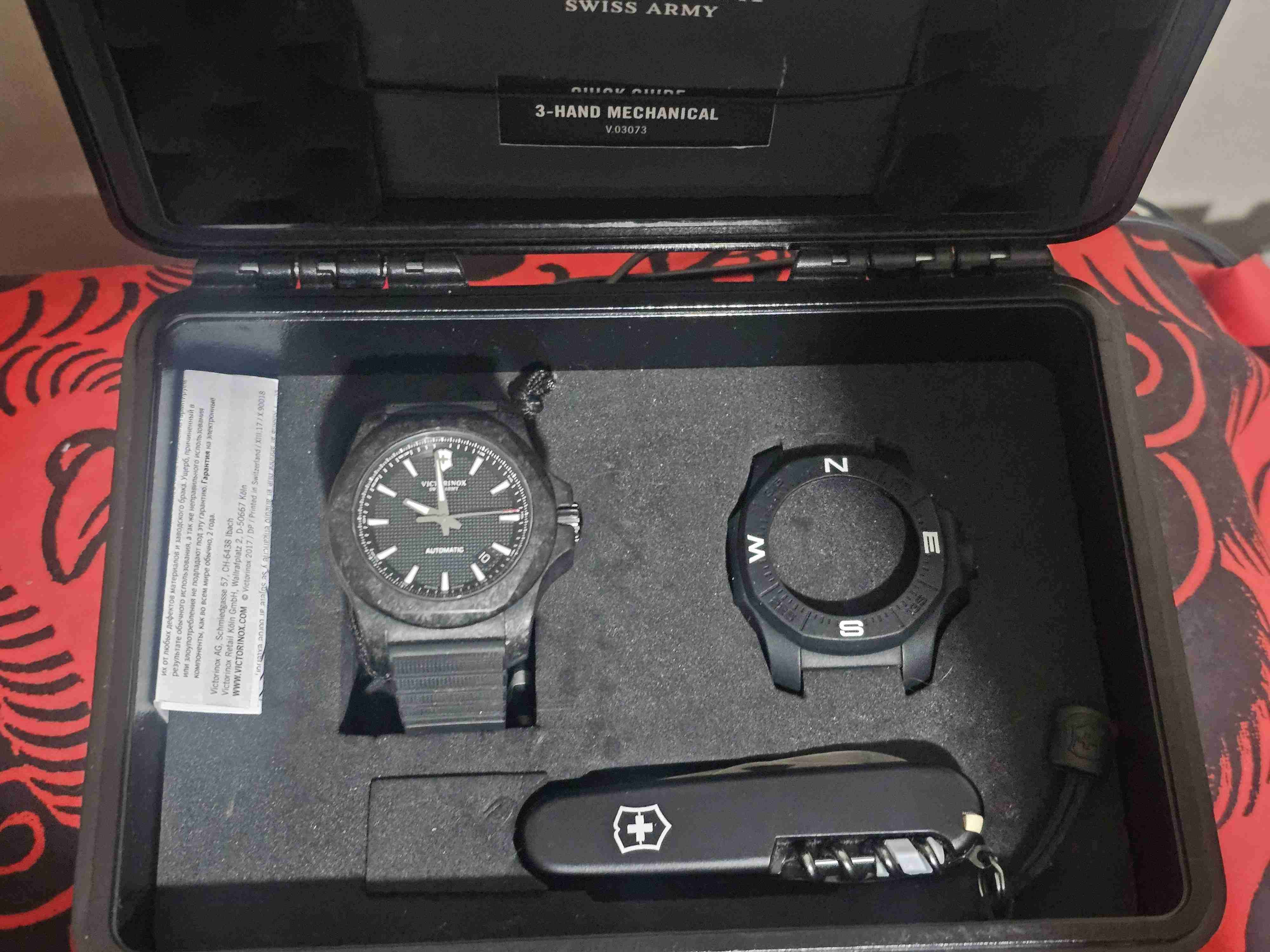 Reloj Victorinox automático inox carbon - miniatura 2