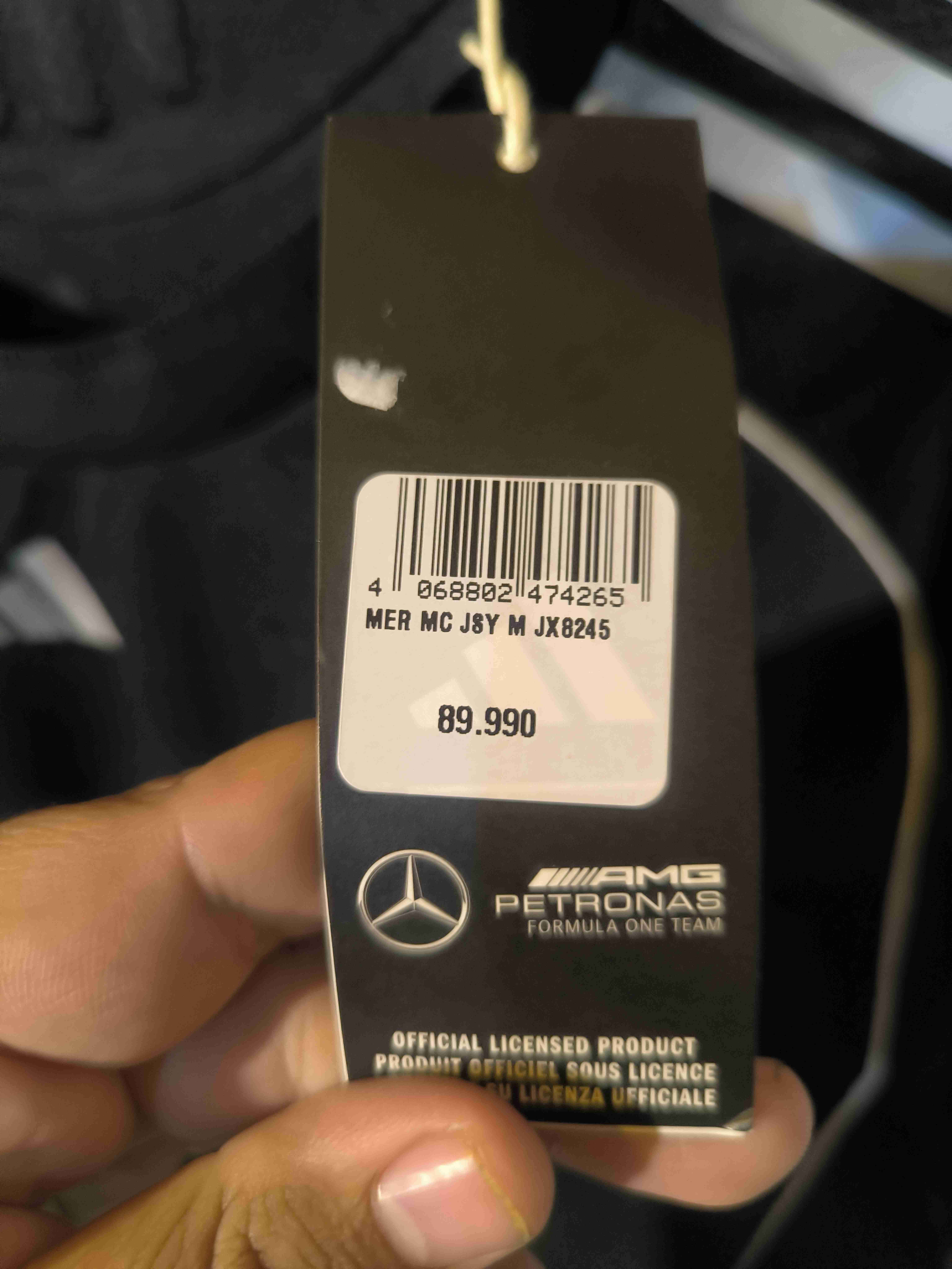 Polera negra Mercedes AMG Petronas - miniatura 6