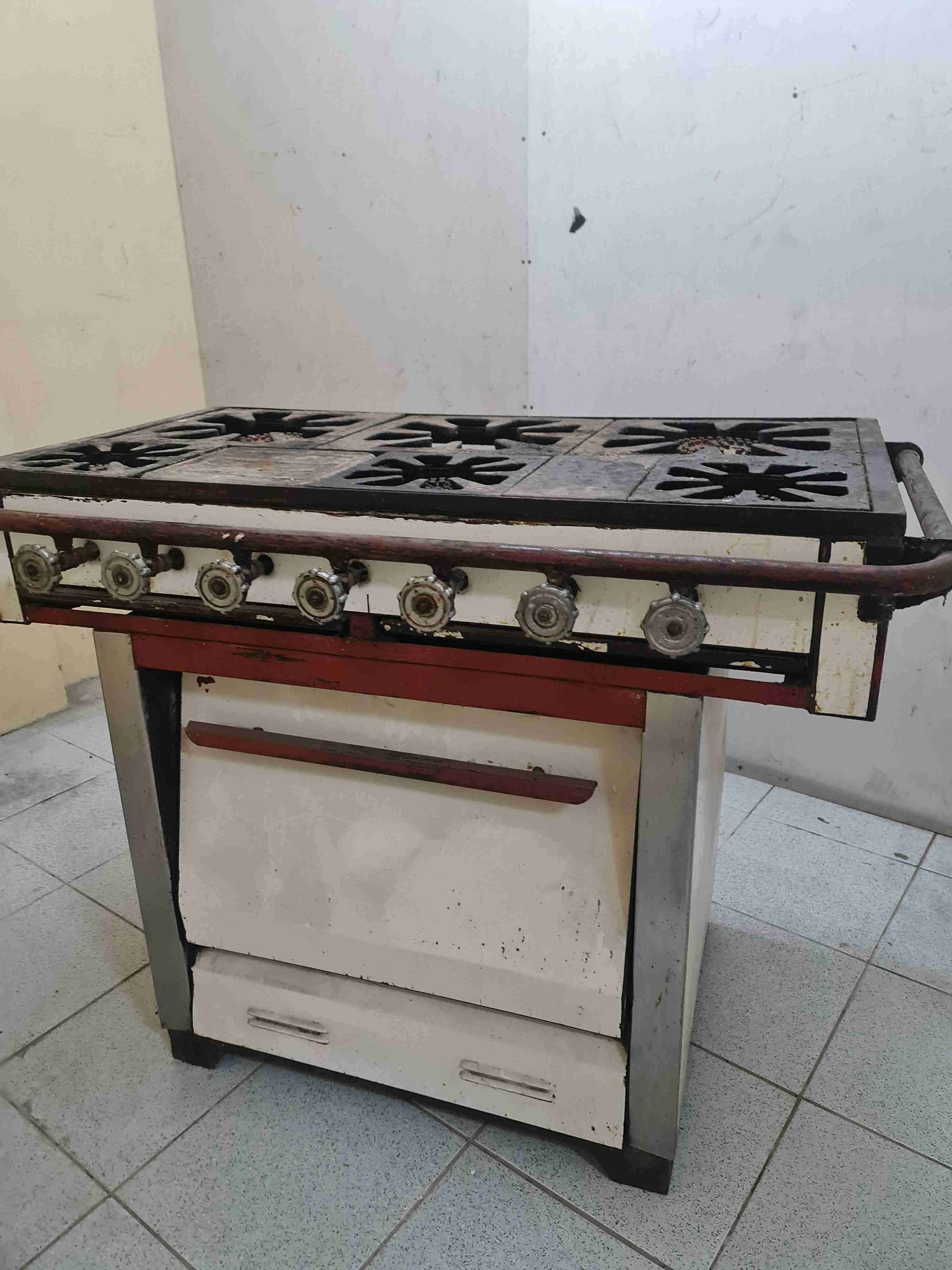 Cocina industrial de seis quemadores - 2