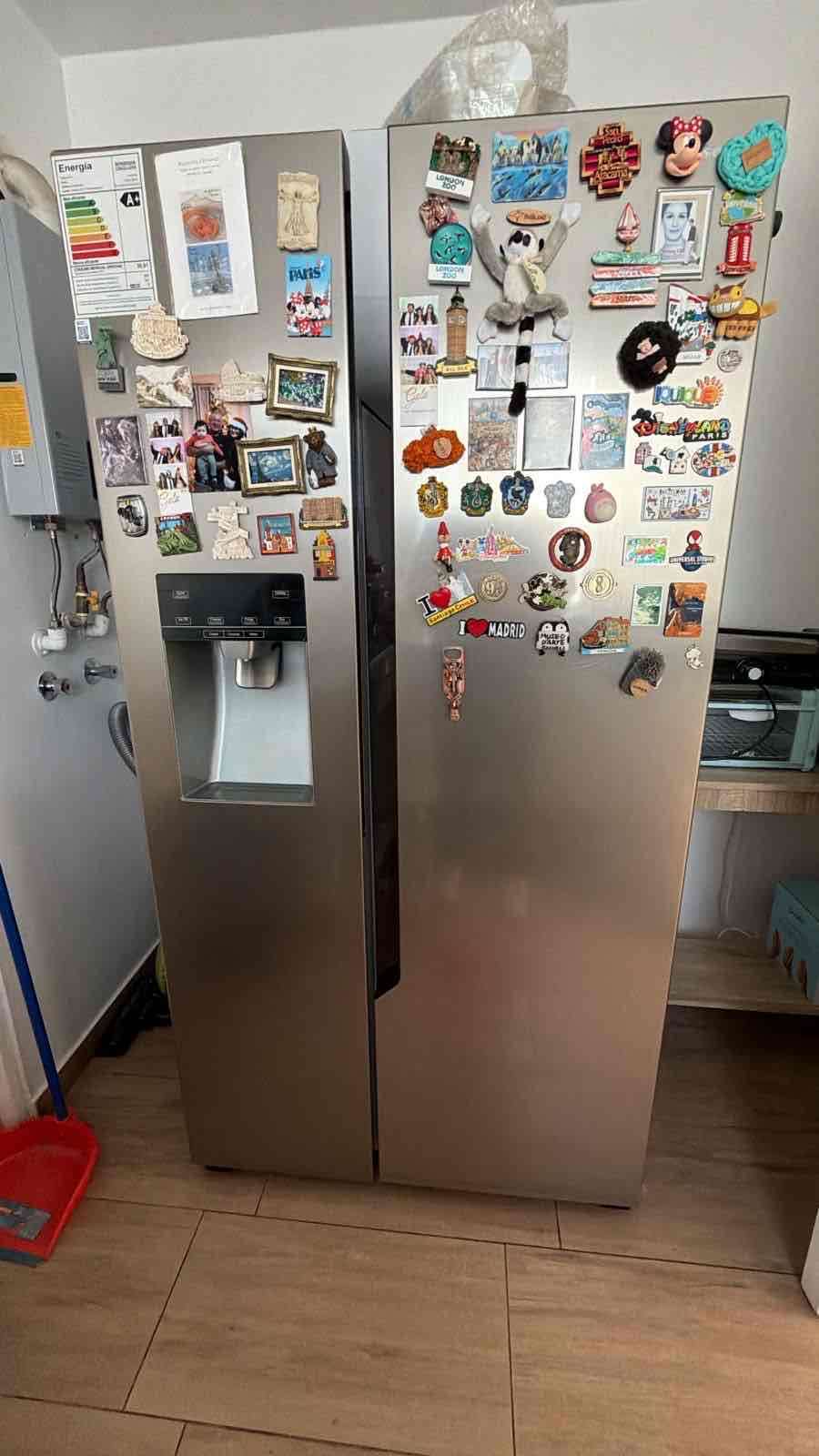 Refrigerador de dos puertas con dispensador - miniatura 2