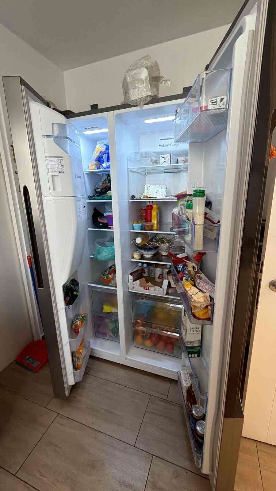 Refrigerador de dos puertas con dispensador - miniatura 3