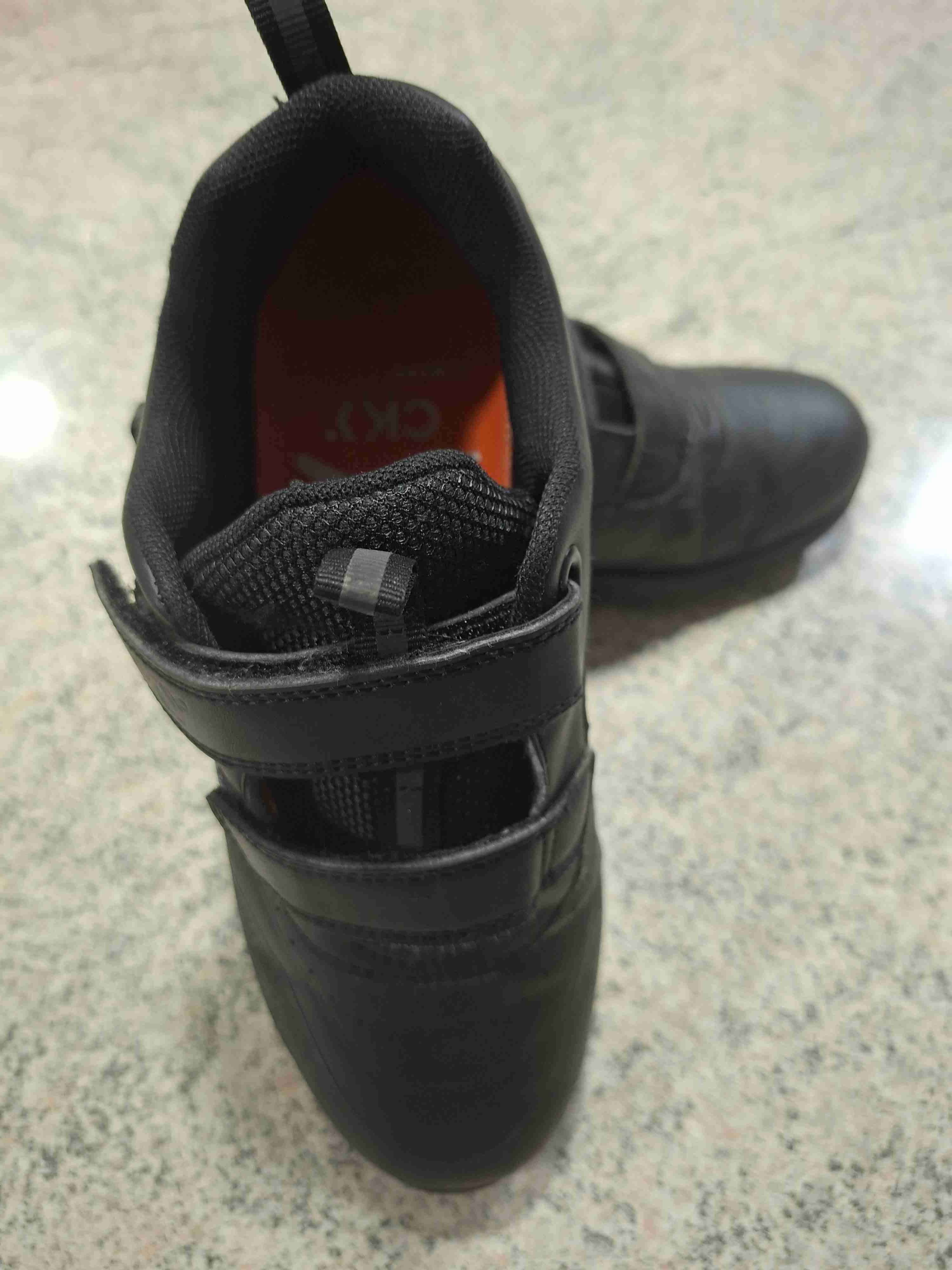 Zapatillas negras para niños - miniatura 3