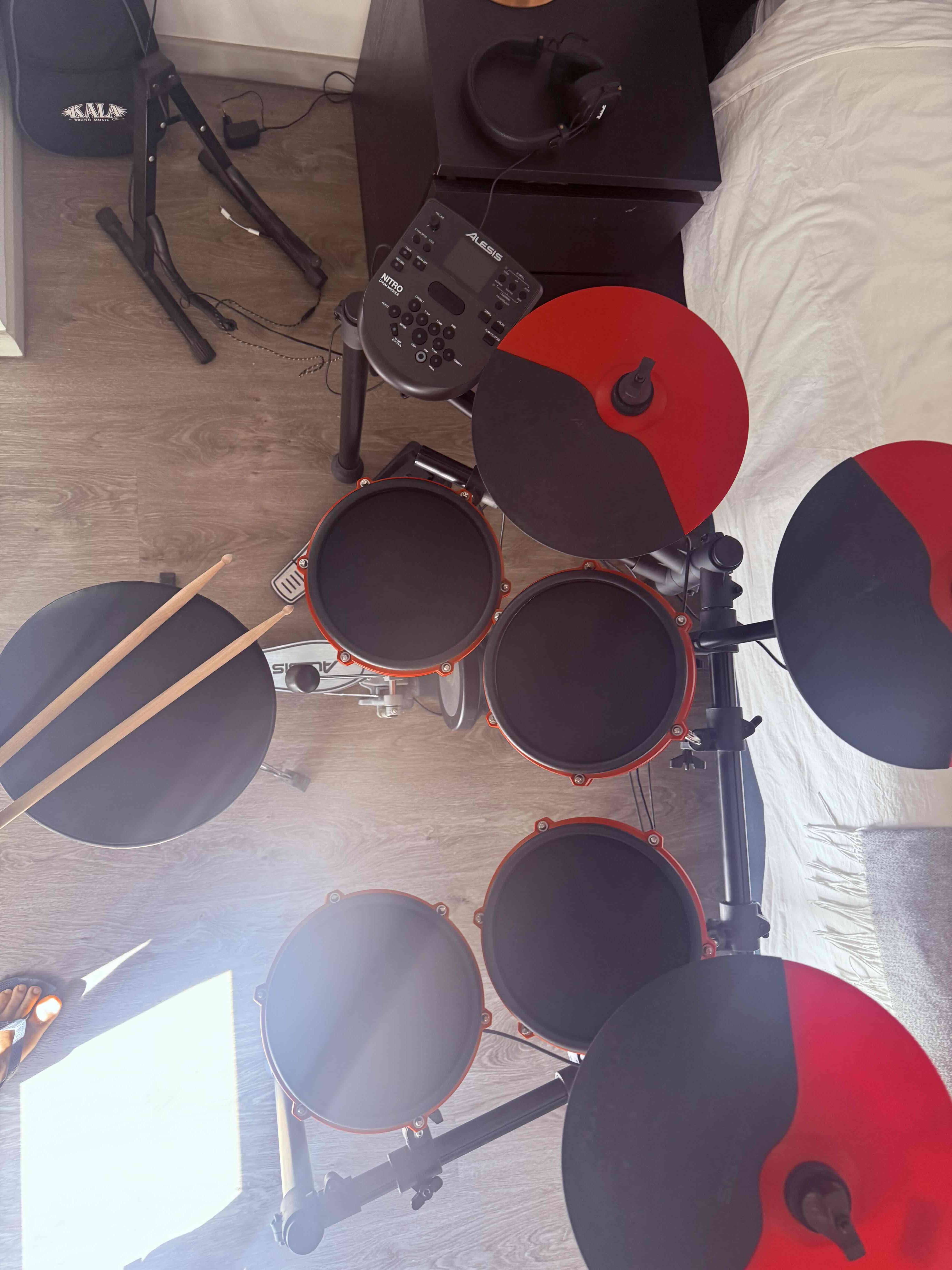 Batería electrónica ALESIS NITRO MESH muy poco uso - miniatura 4