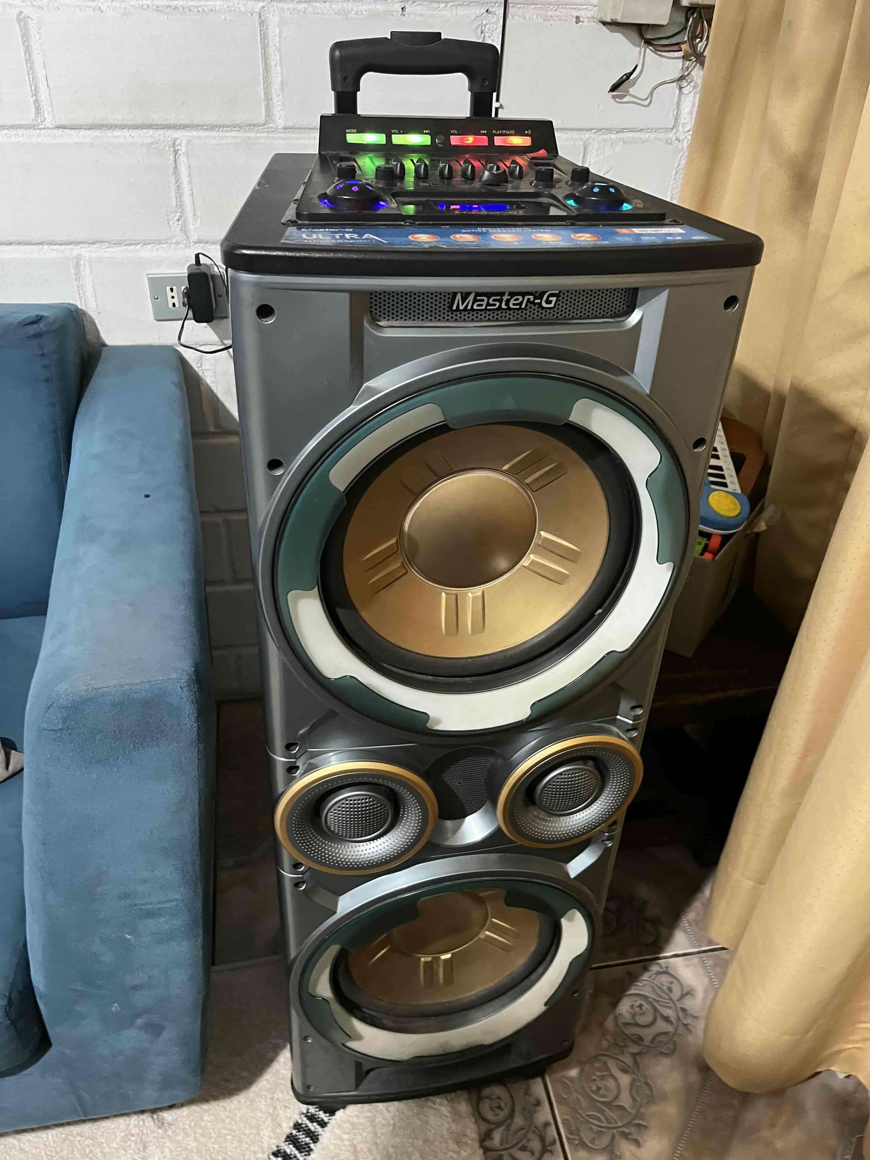 Parlante Master-G con luces - 1