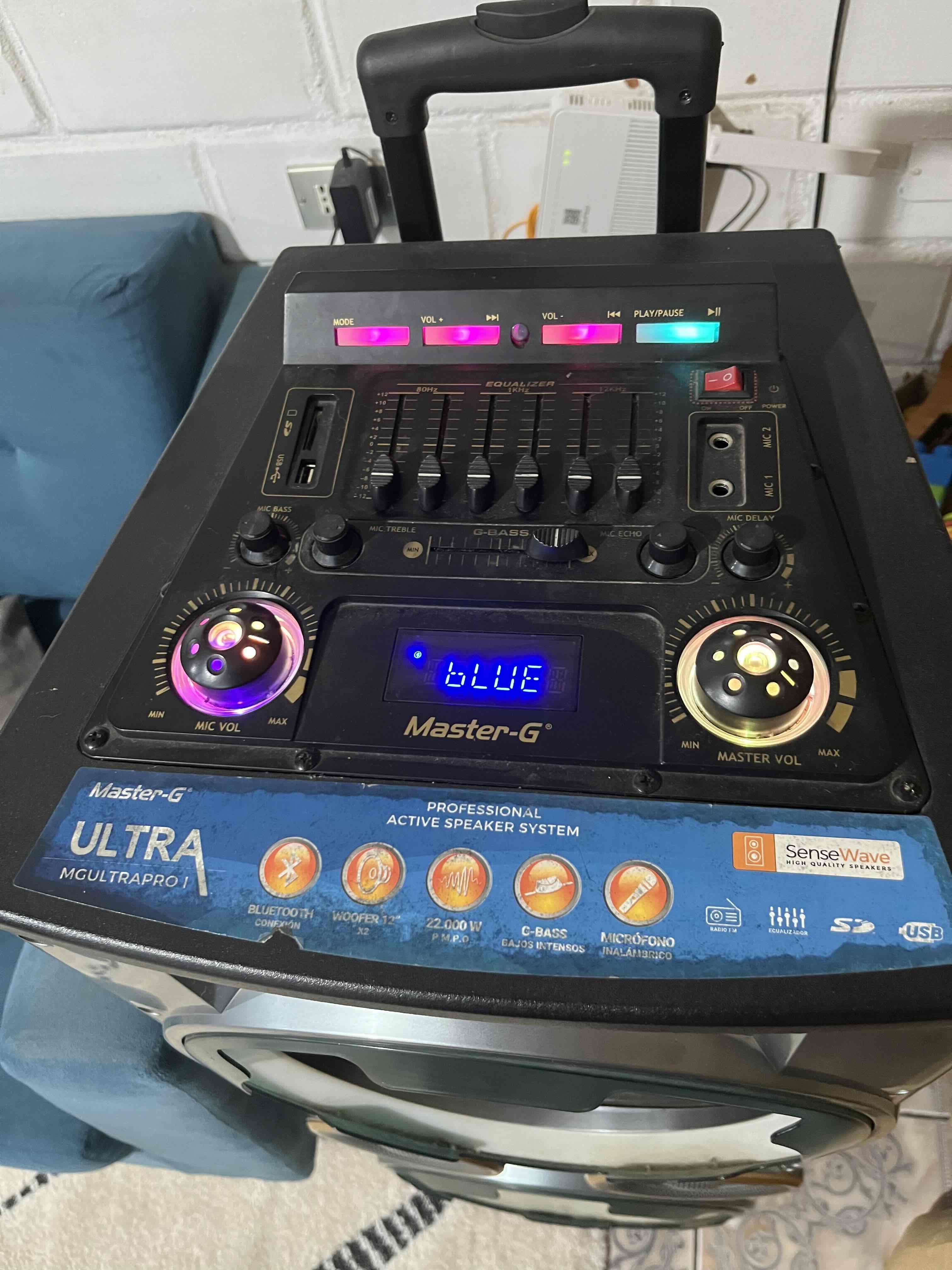 Parlante Master-G con luces - 2