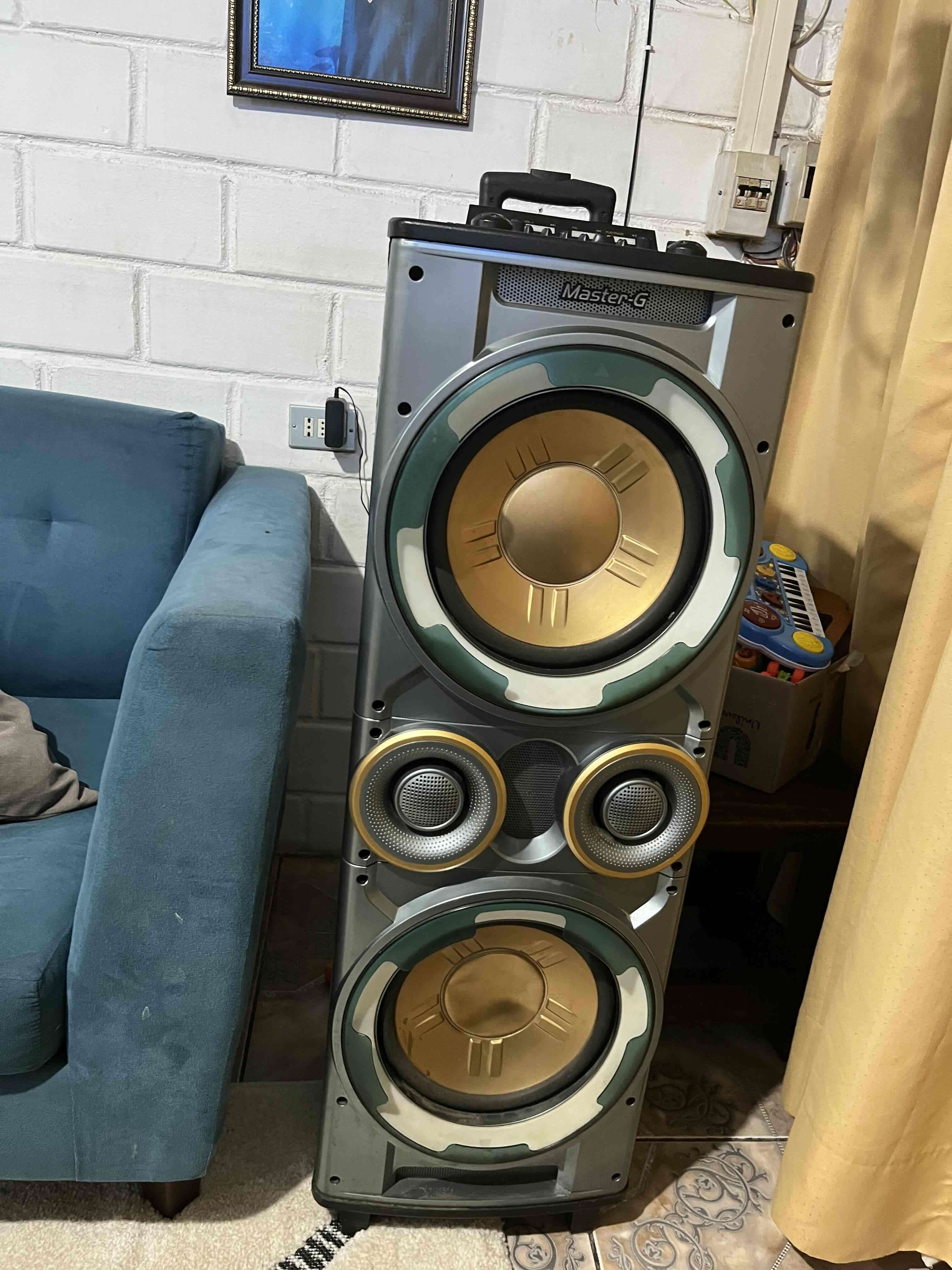 Parlante Master-G con luces - 4