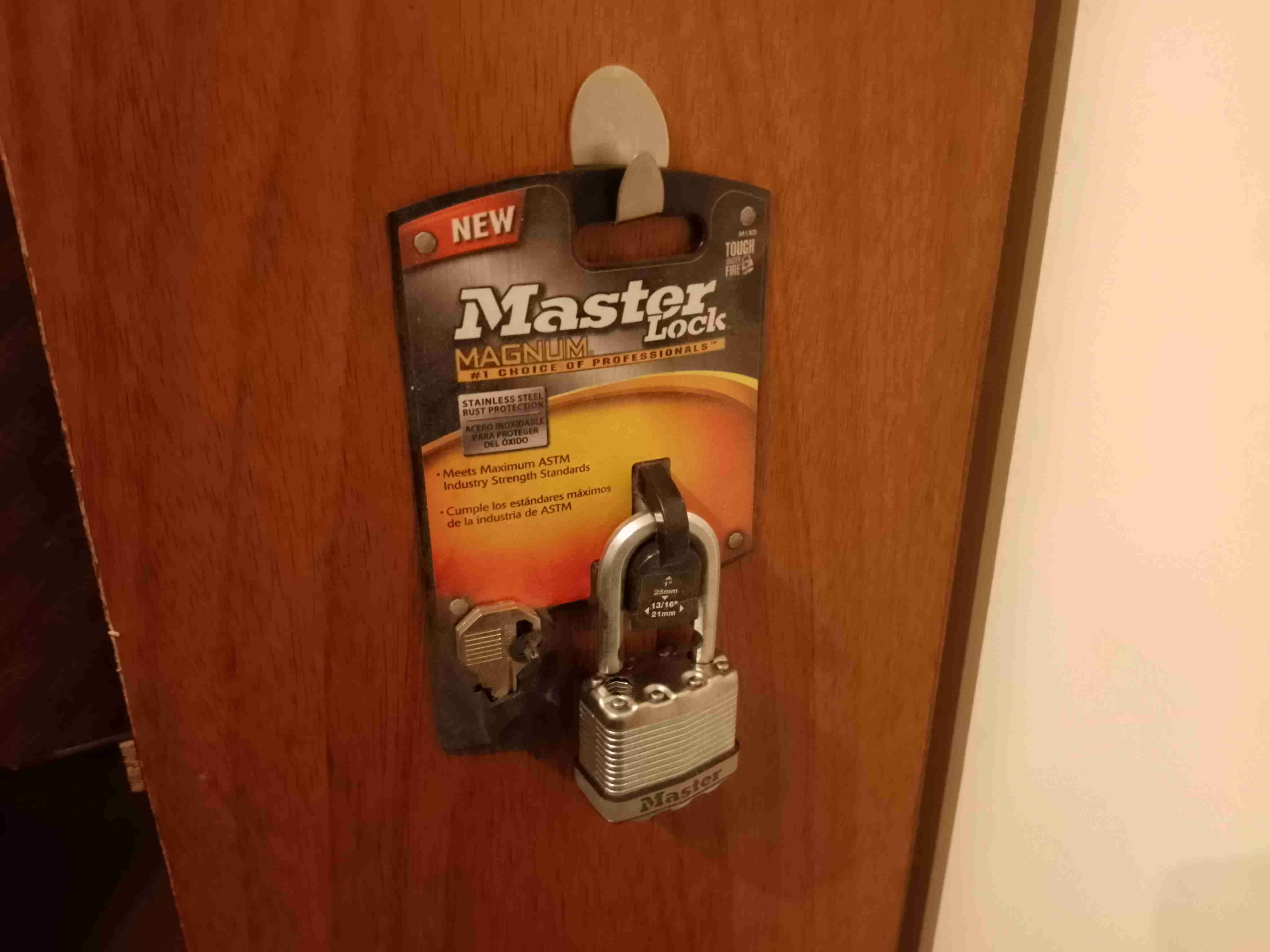 Candado Master Lock nuevo sin uso - miniatura 2