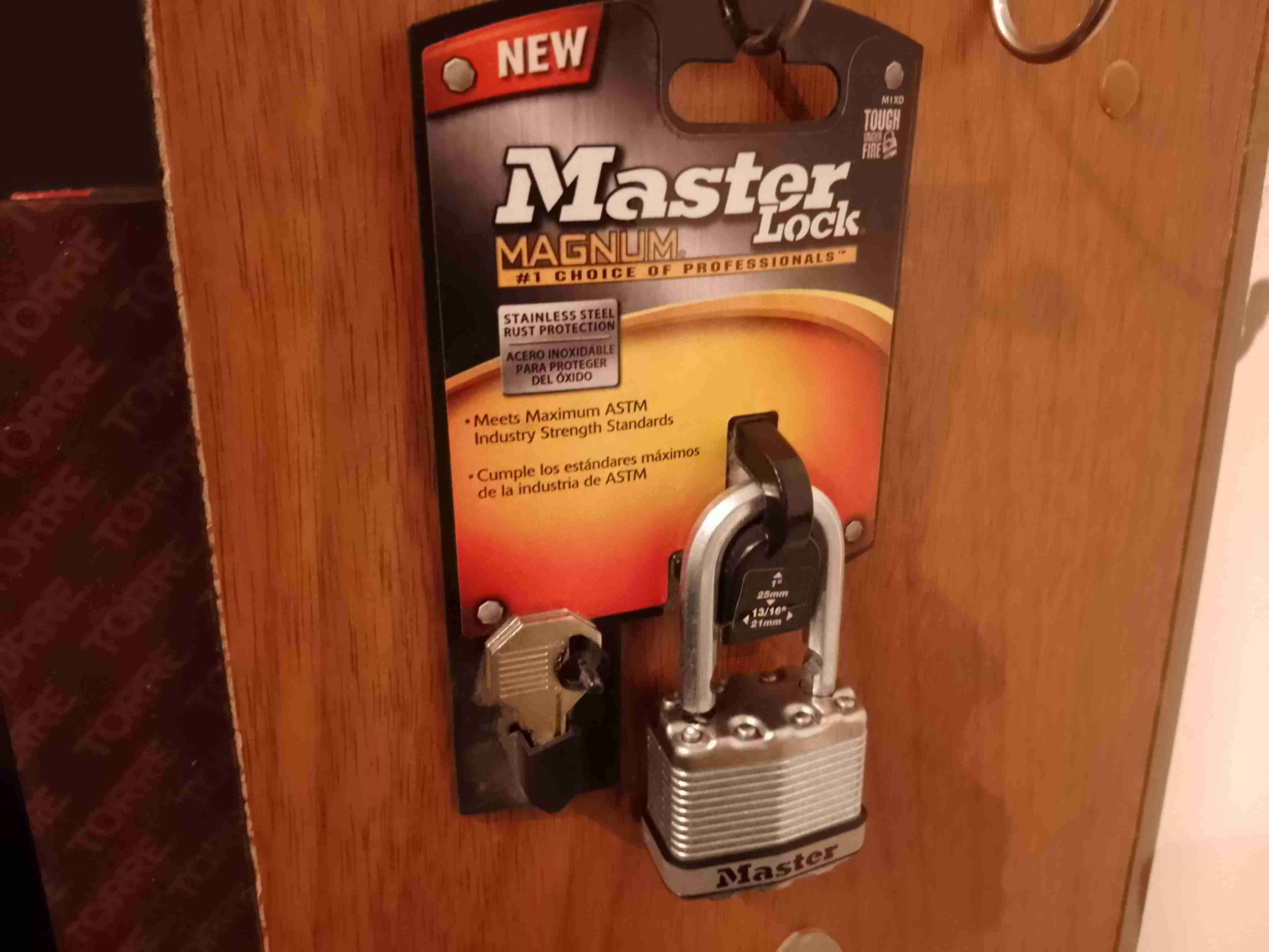 Candado Master Lock nuevo sin uso - miniatura 3