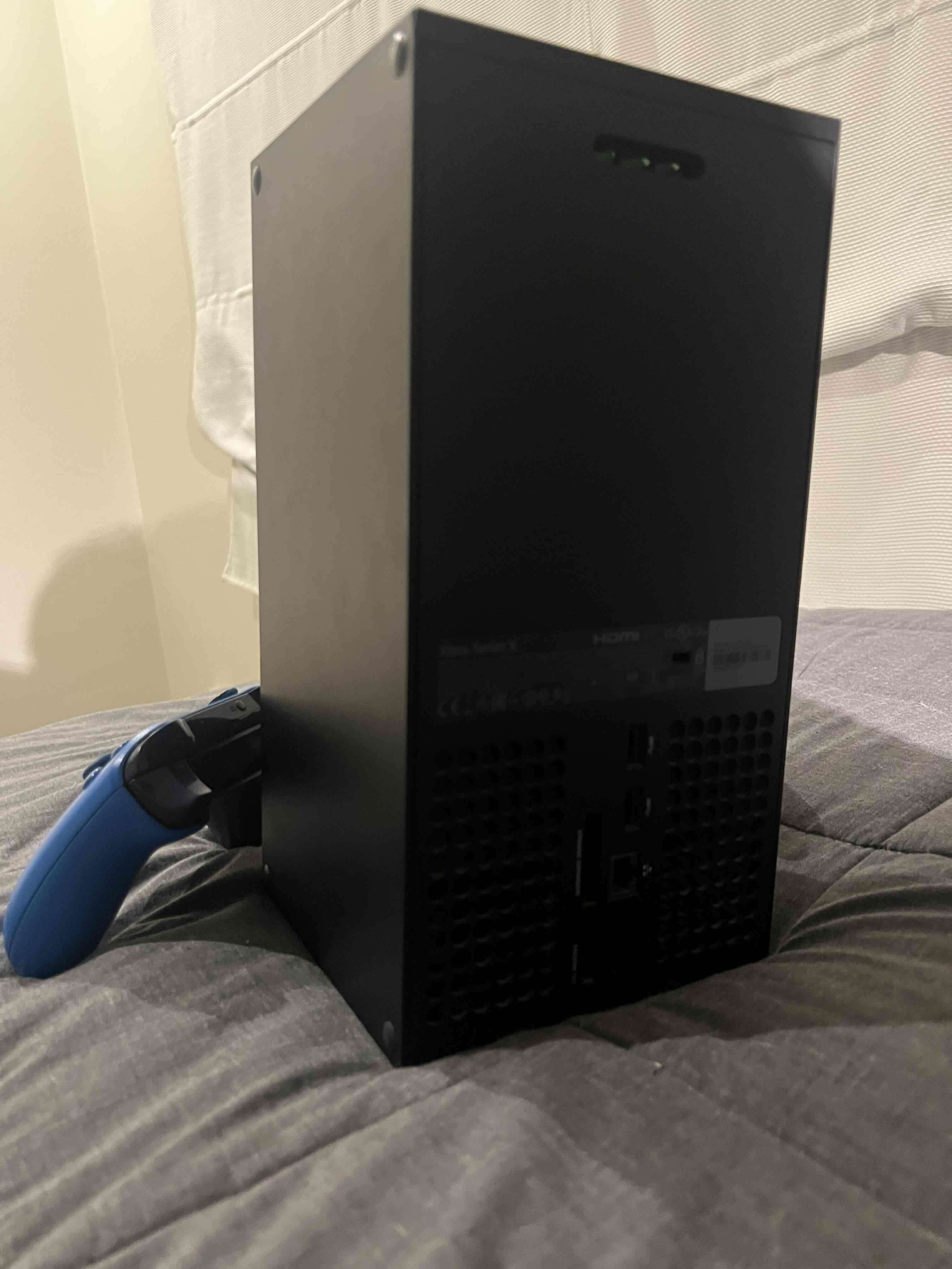 Xbox series X 1 tb +2 controles - 4