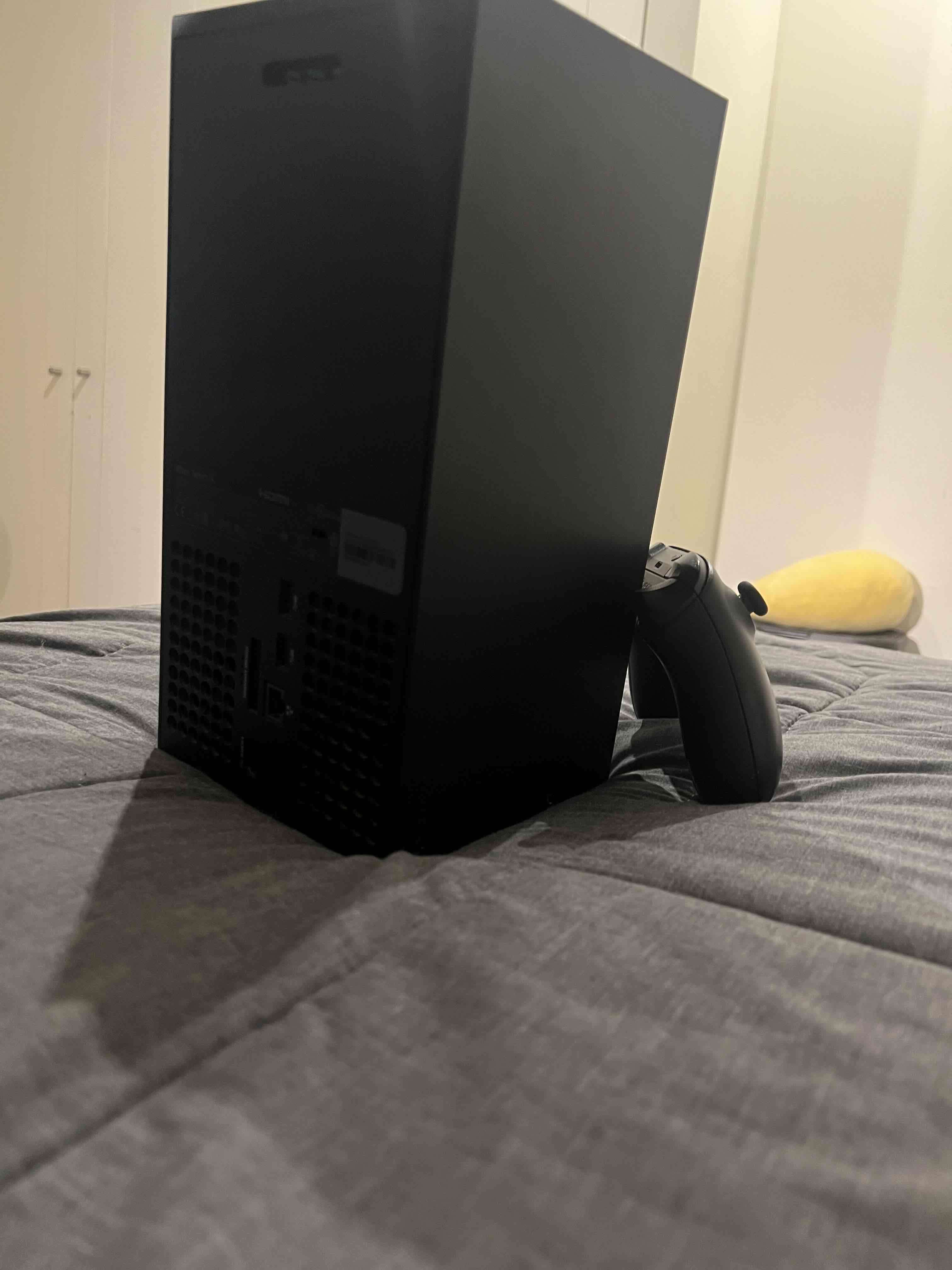 Xbox series X 1 tb +2 controles - 5