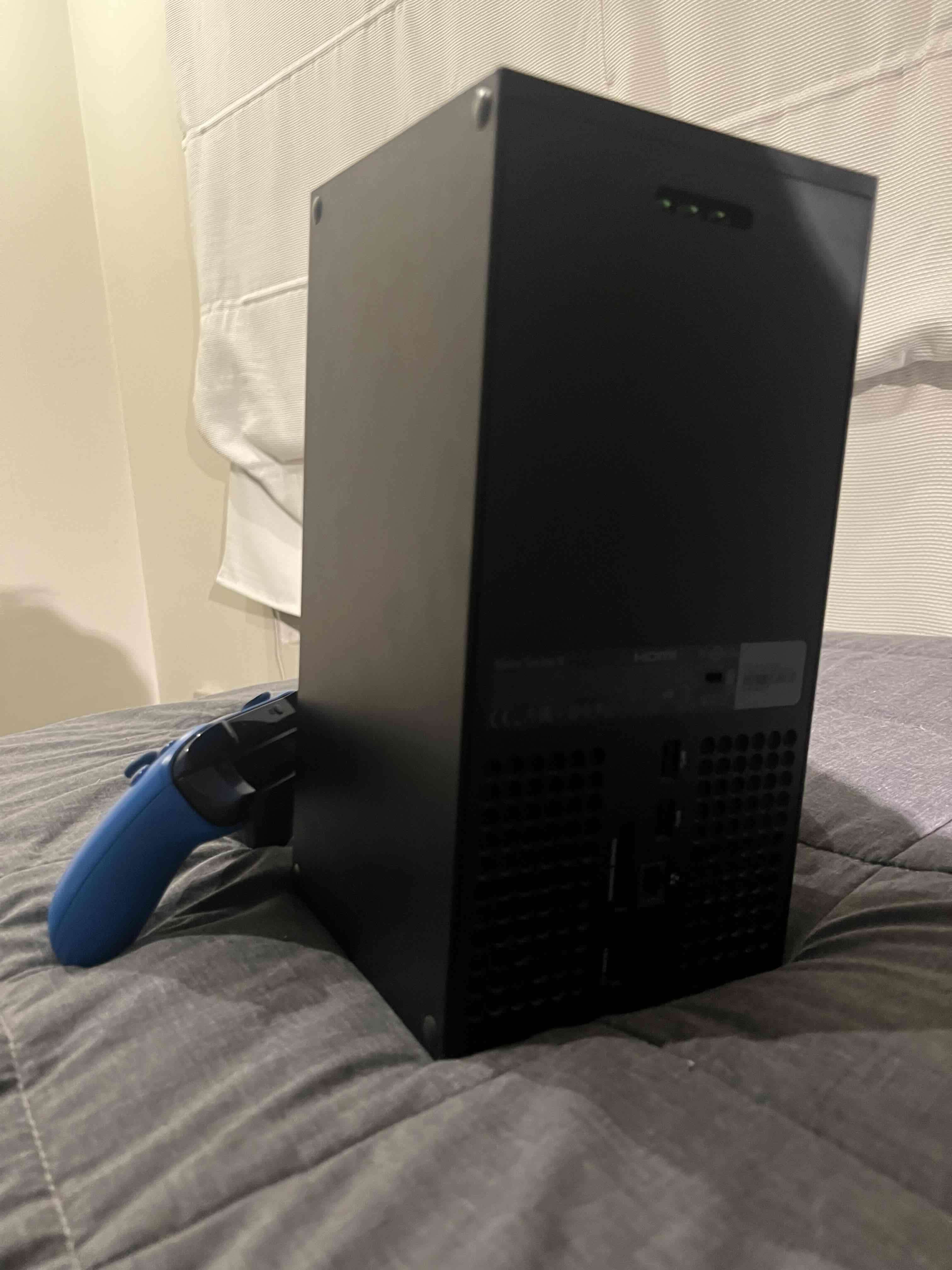 Xbox series X 1 tb +2 controles - 6