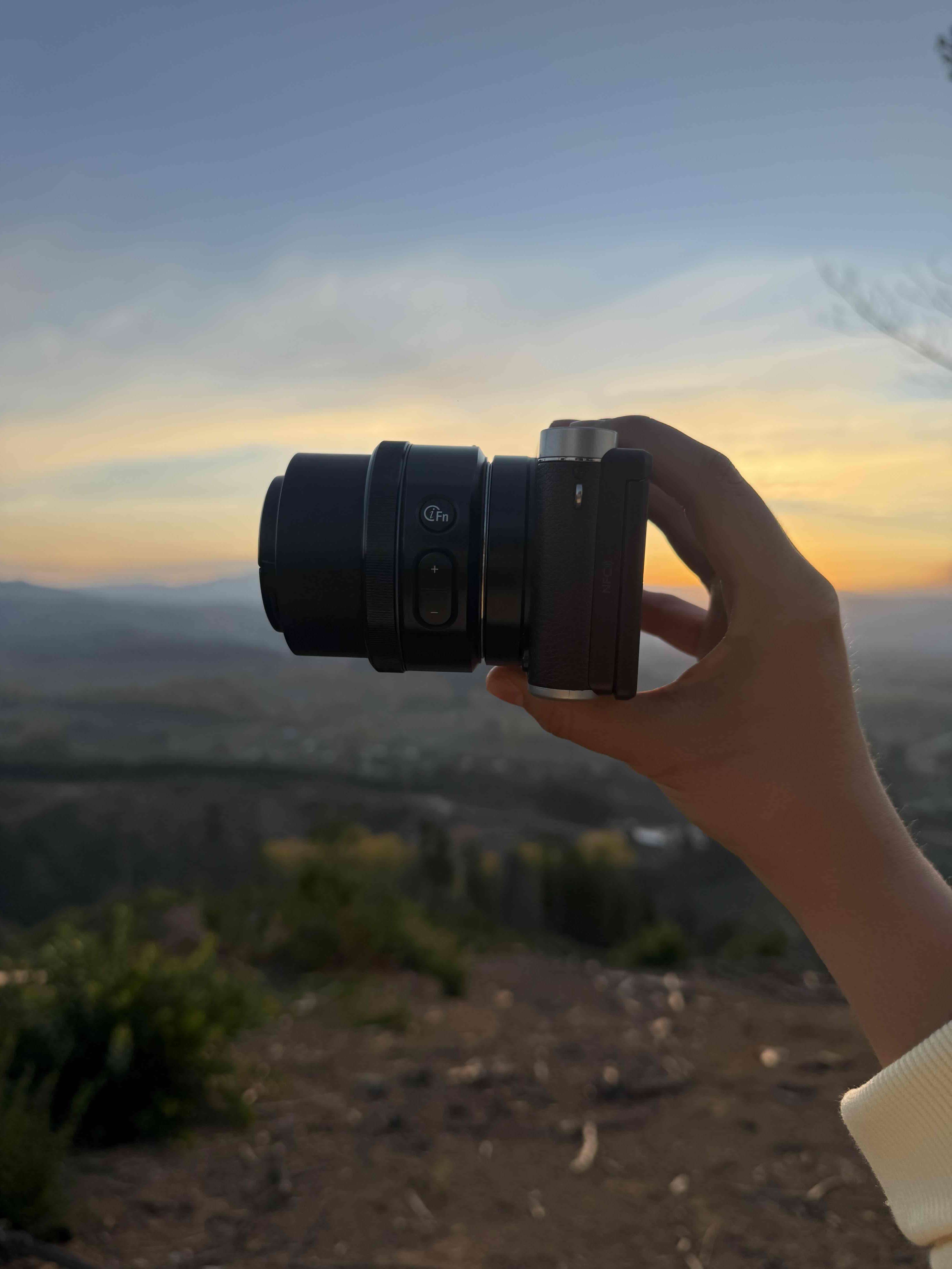 Cámara Samsung NX3000 con pantalla abatible - miniatura 3