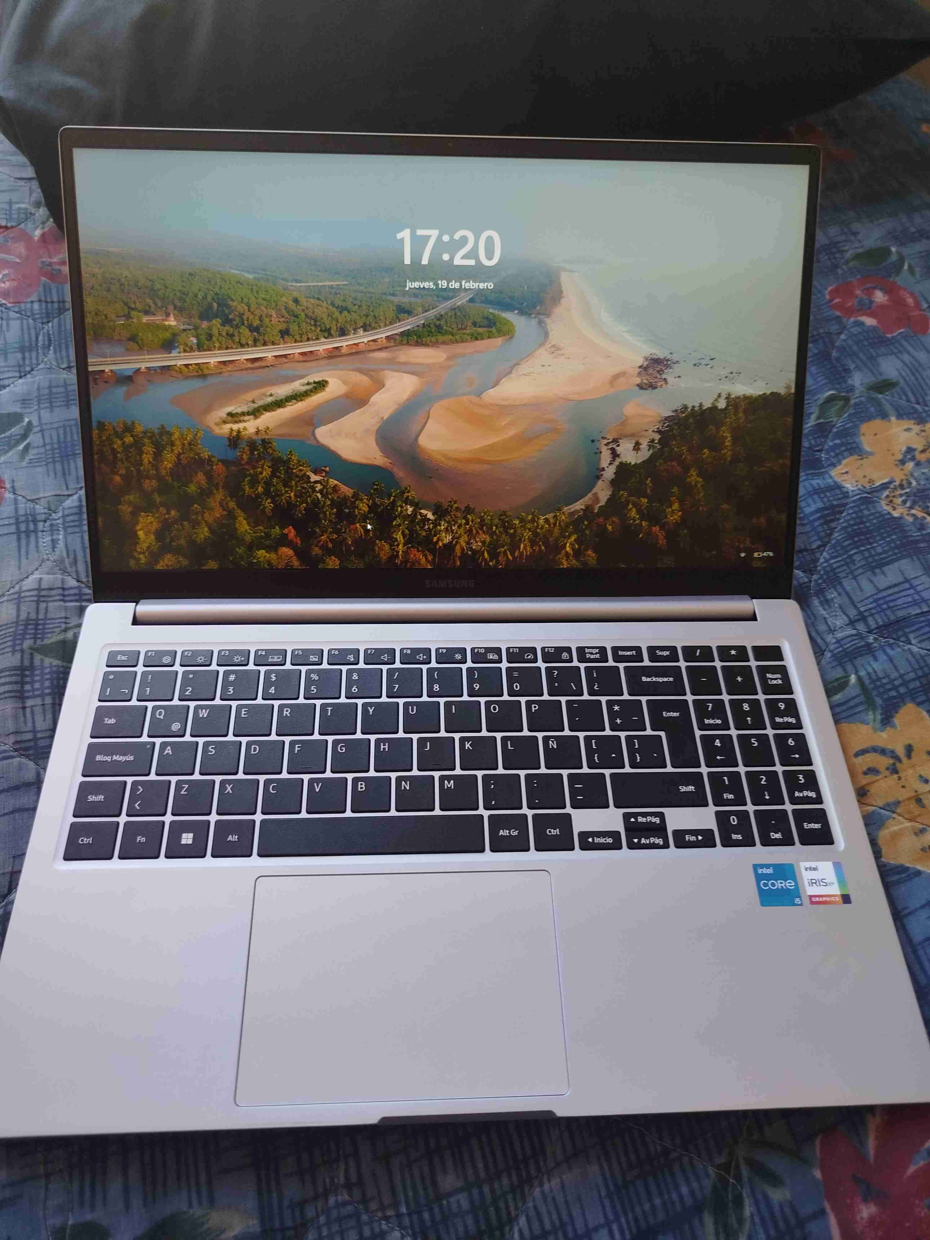 Notebook Samsung con Intel Core i5 - 1