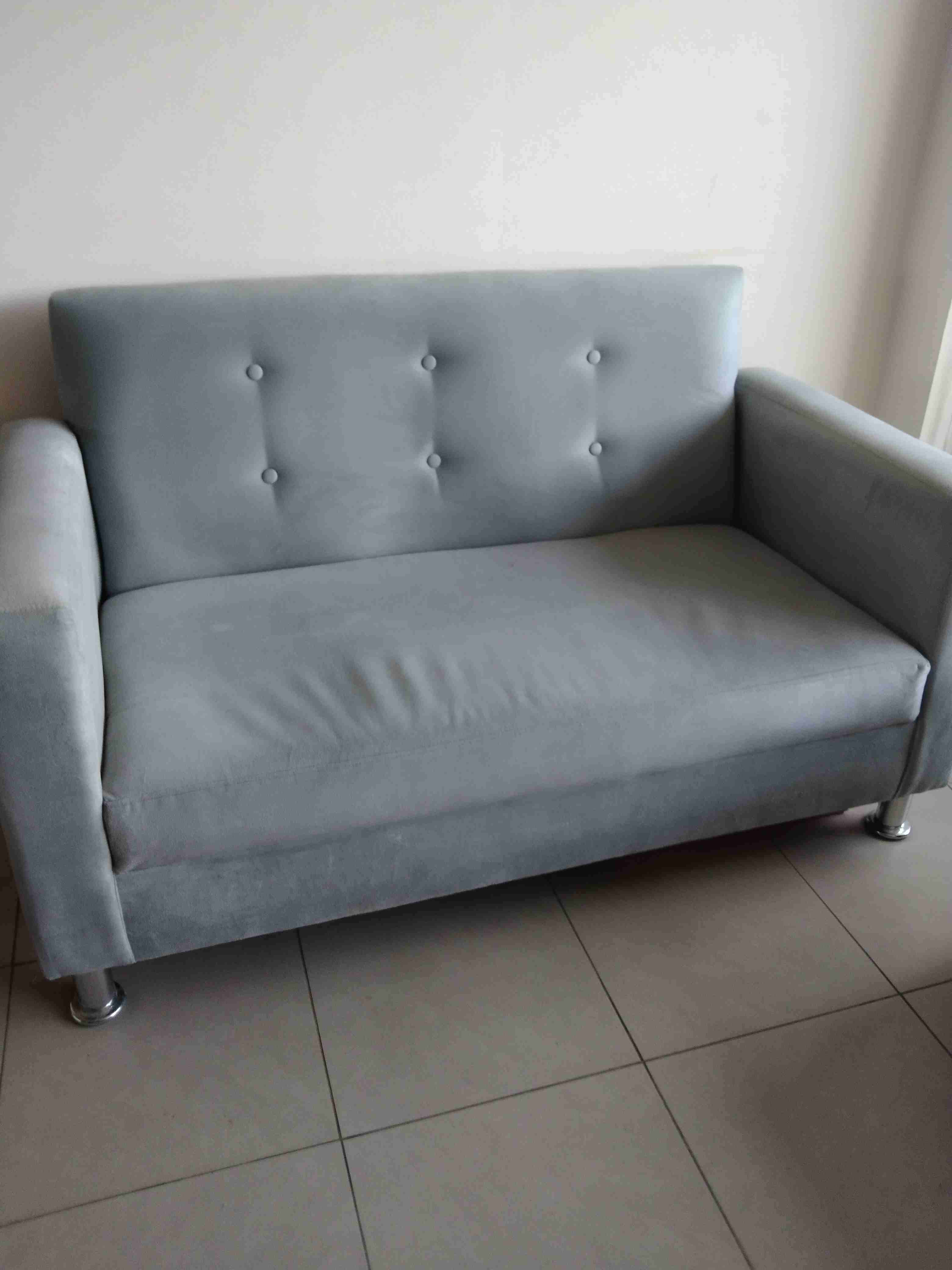 Sofá gris de 2 cuerpos - miniatura 1