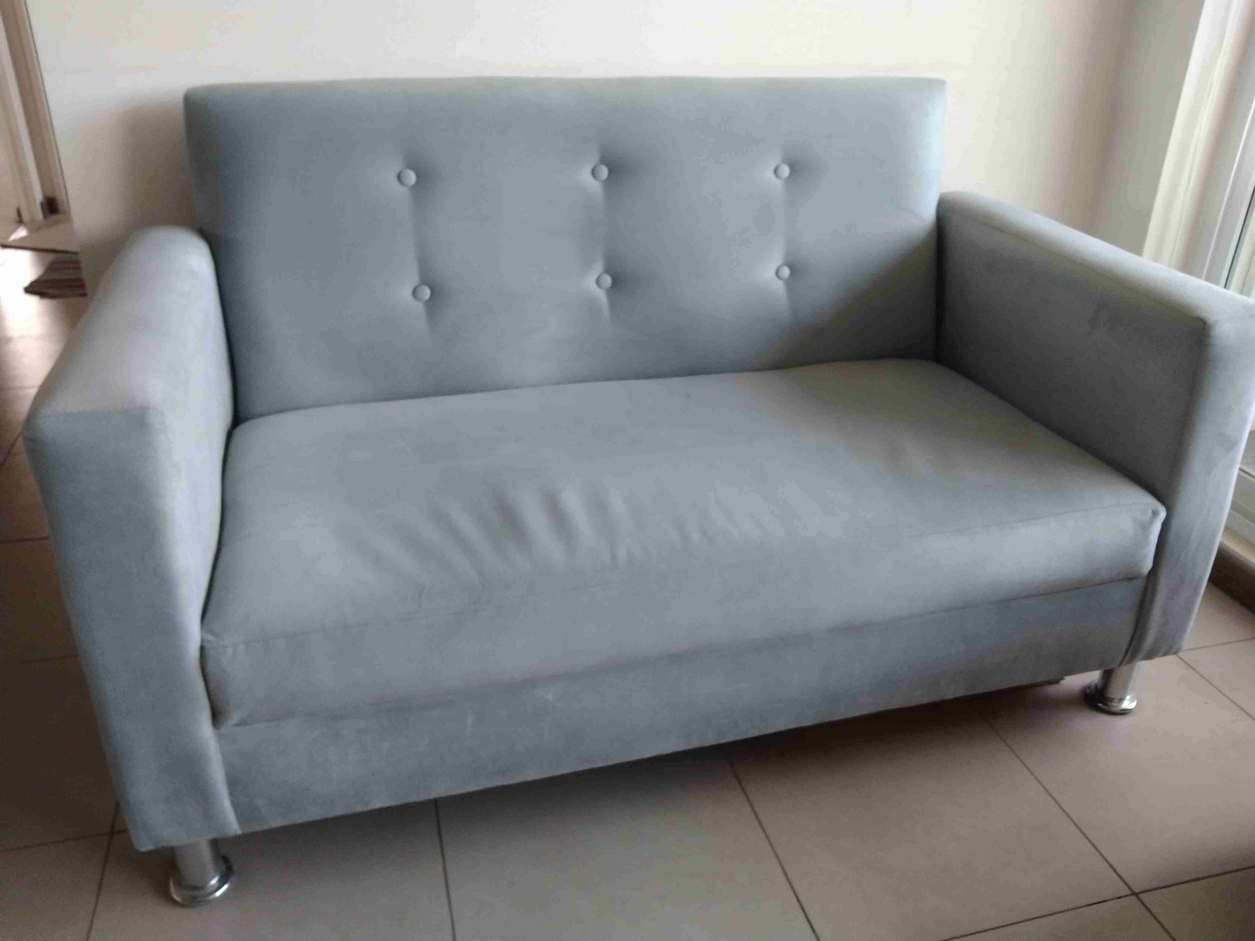 Sofá gris de 2 cuerpos - miniatura 2