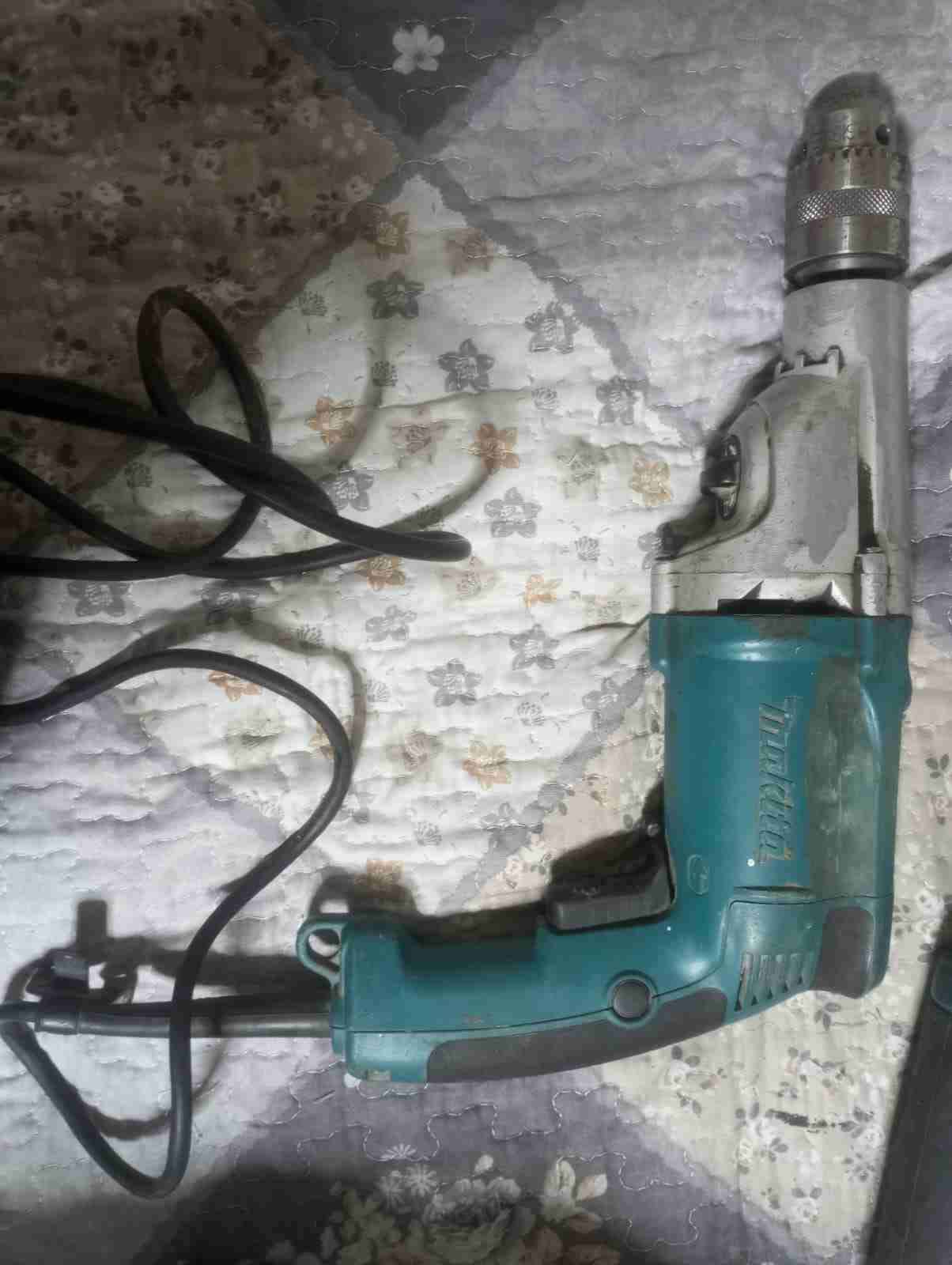 Taladro y galletera Makita usado - miniatura 2