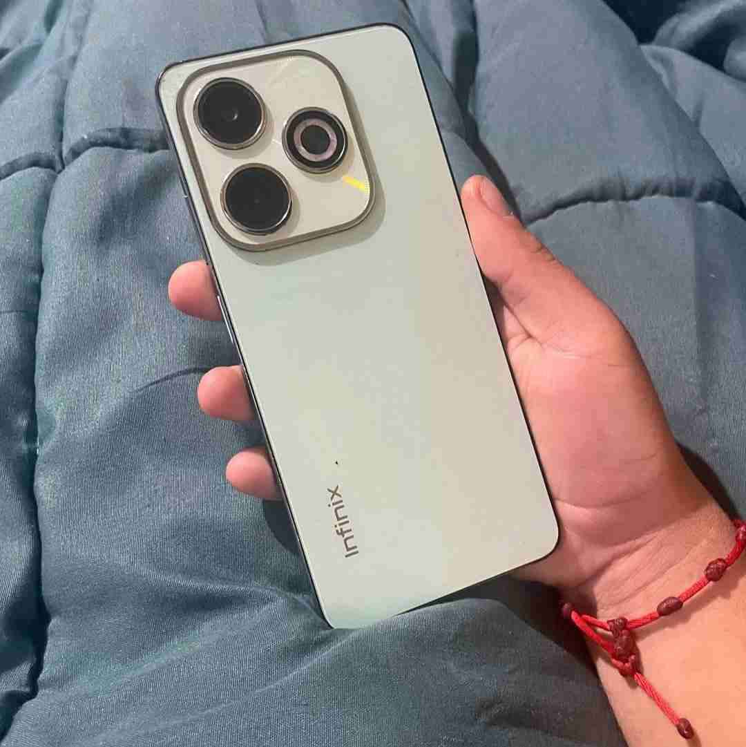 Teléfono Infinix blanco - miniatura 1