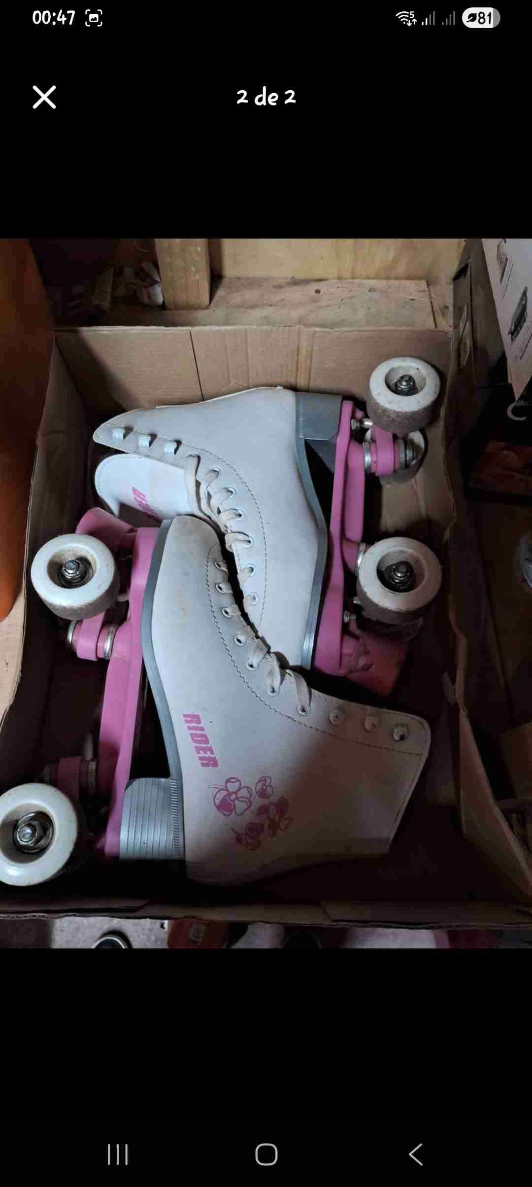 Patines vintage blancos y rosados - 1
