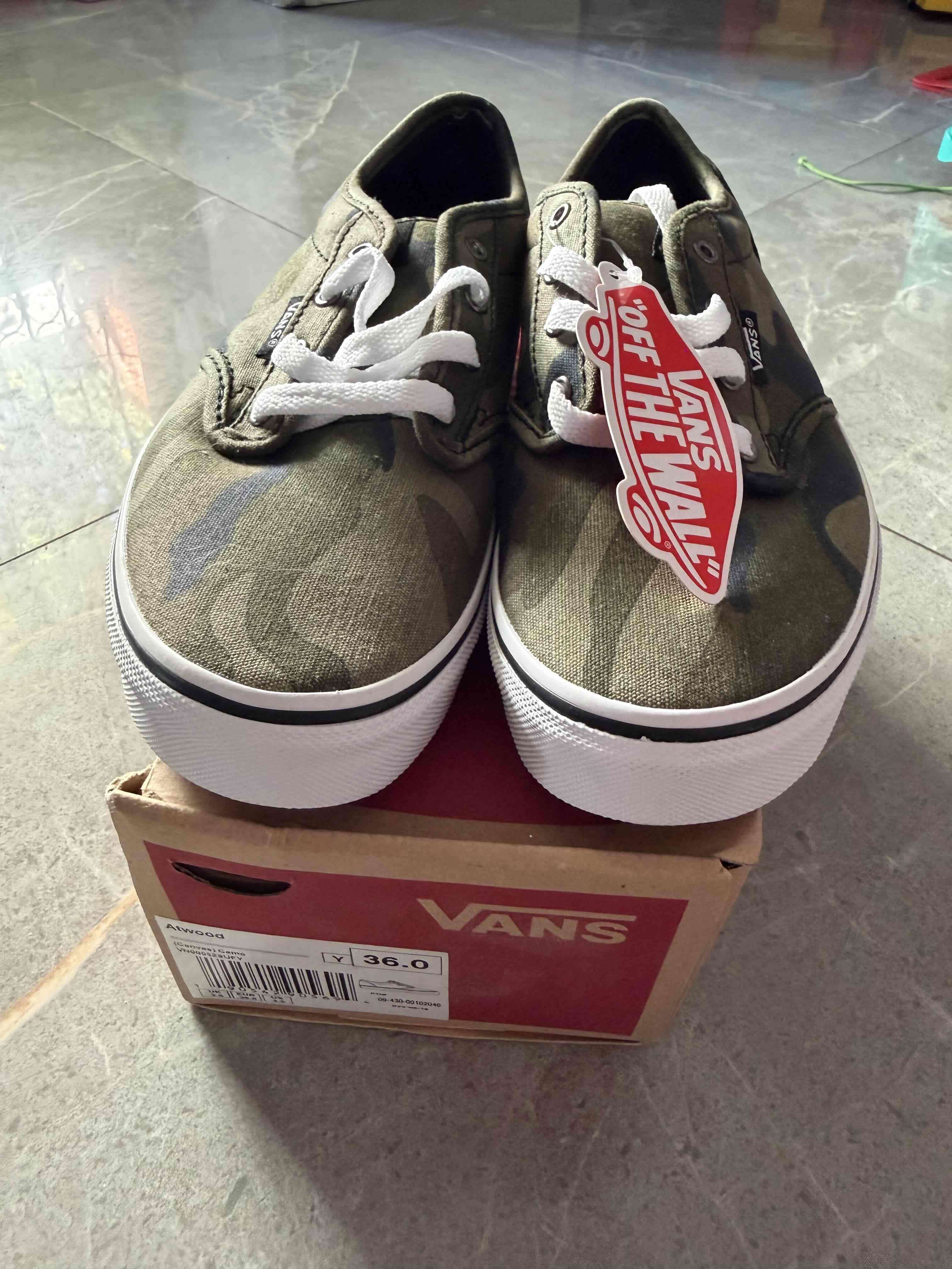 Zapatillas Vans camufladas nuevas - miniatura 1