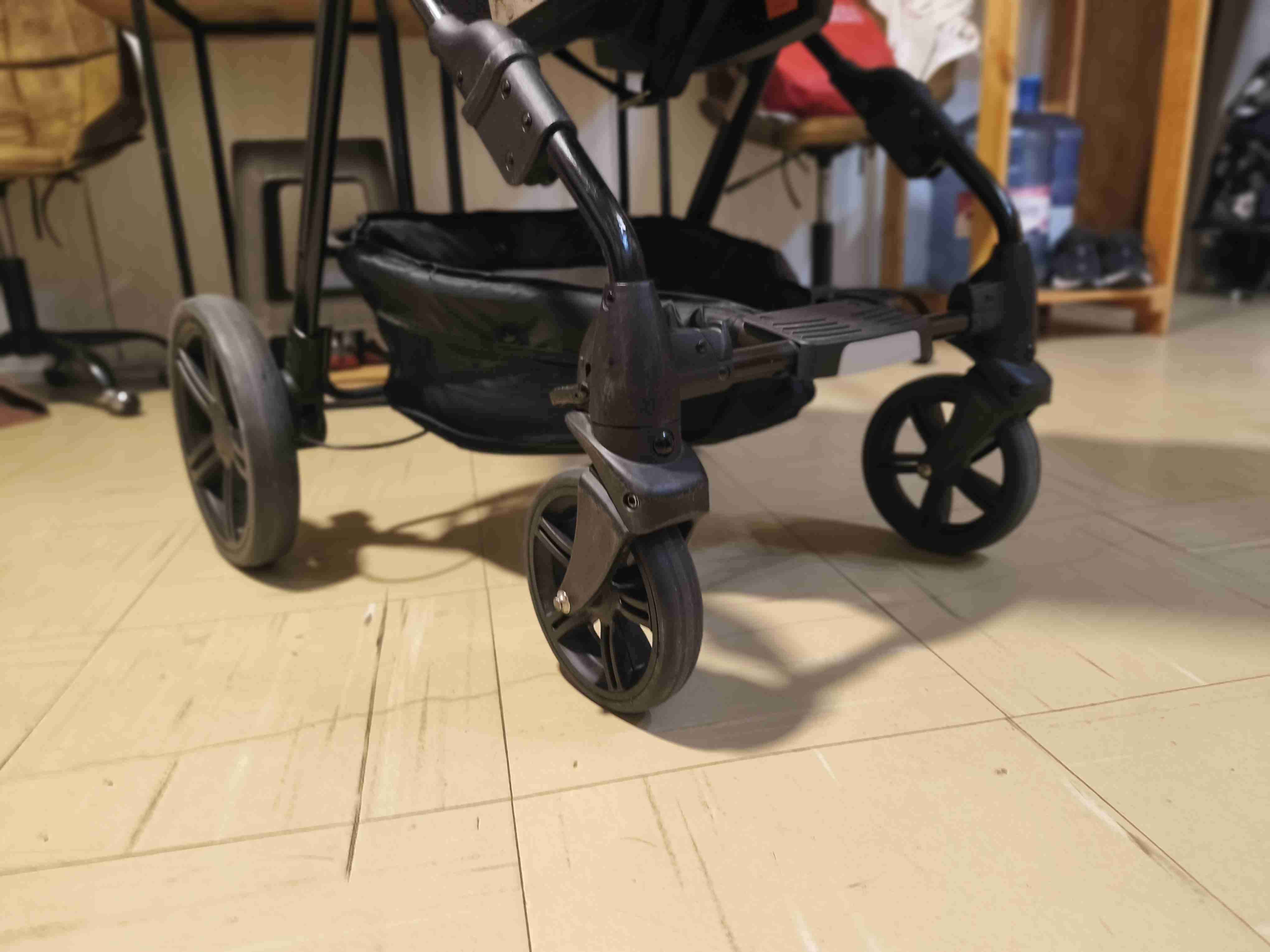 Coche de bebé negro - miniatura 3