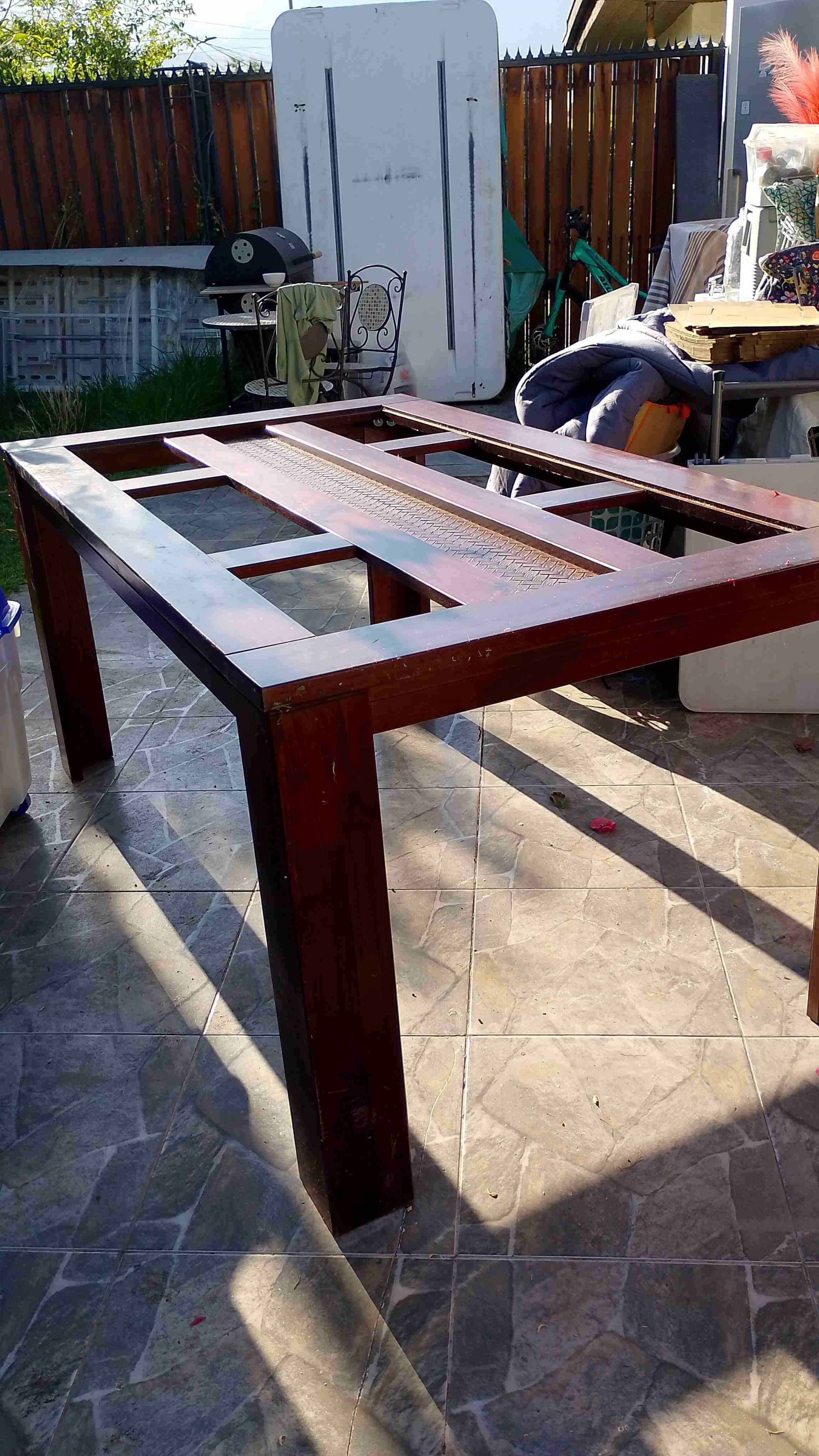 Mesa de comedor madera oscura - miniatura 1